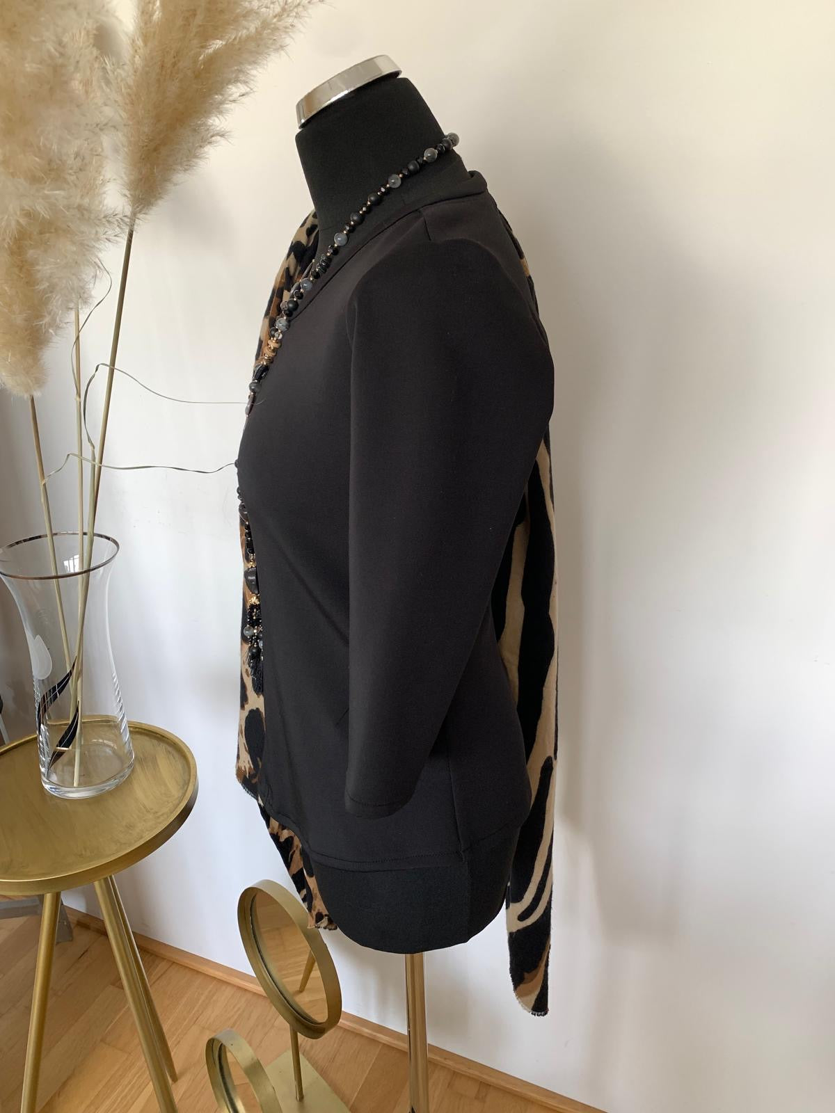 Oberteil PRETTY black; „Im MEGA-OUTLET“ nur noch €39,90 statt €79,90