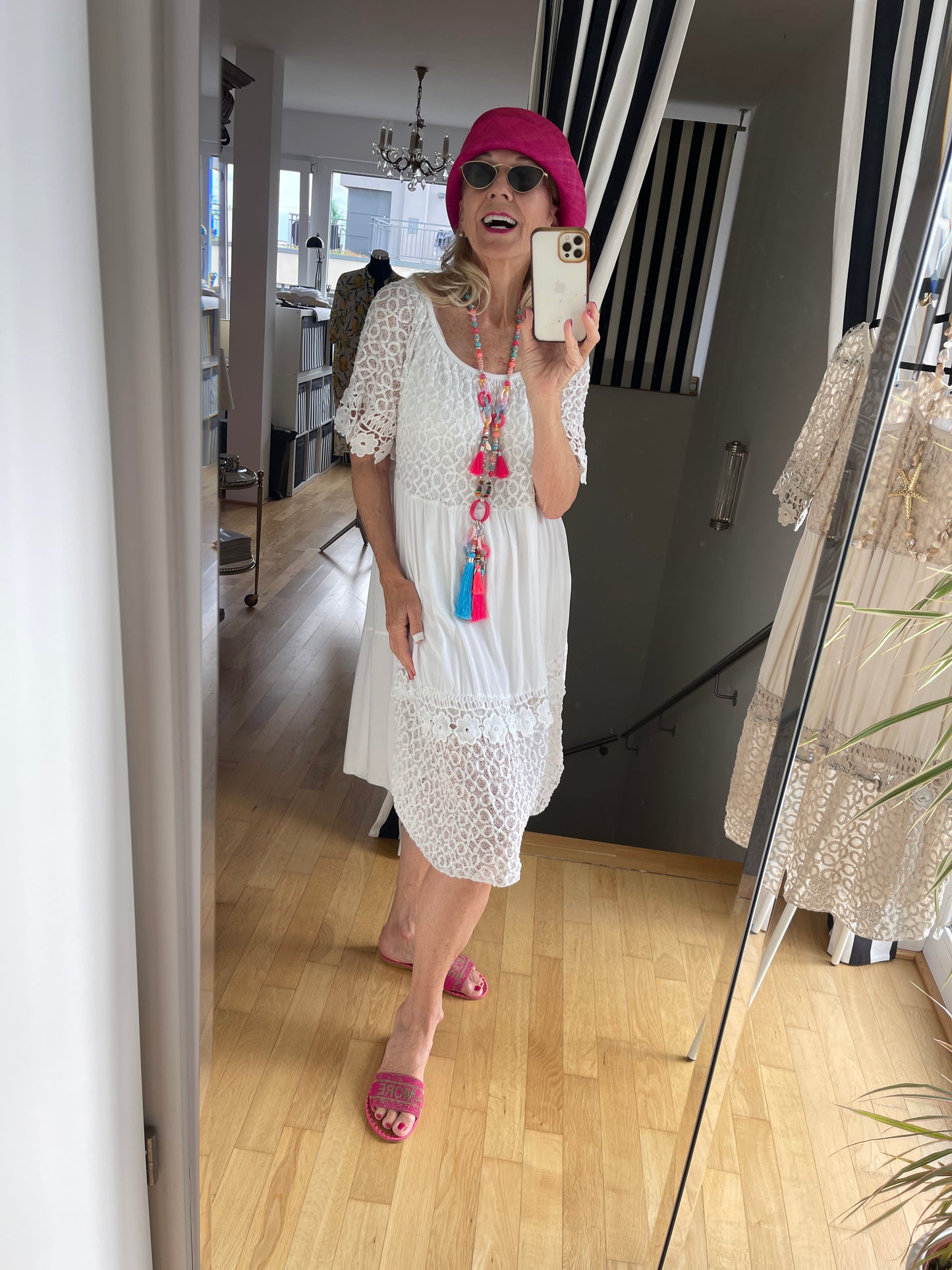 Kleid JUFA white €79,90; das ideale sommerliche Reisekleid