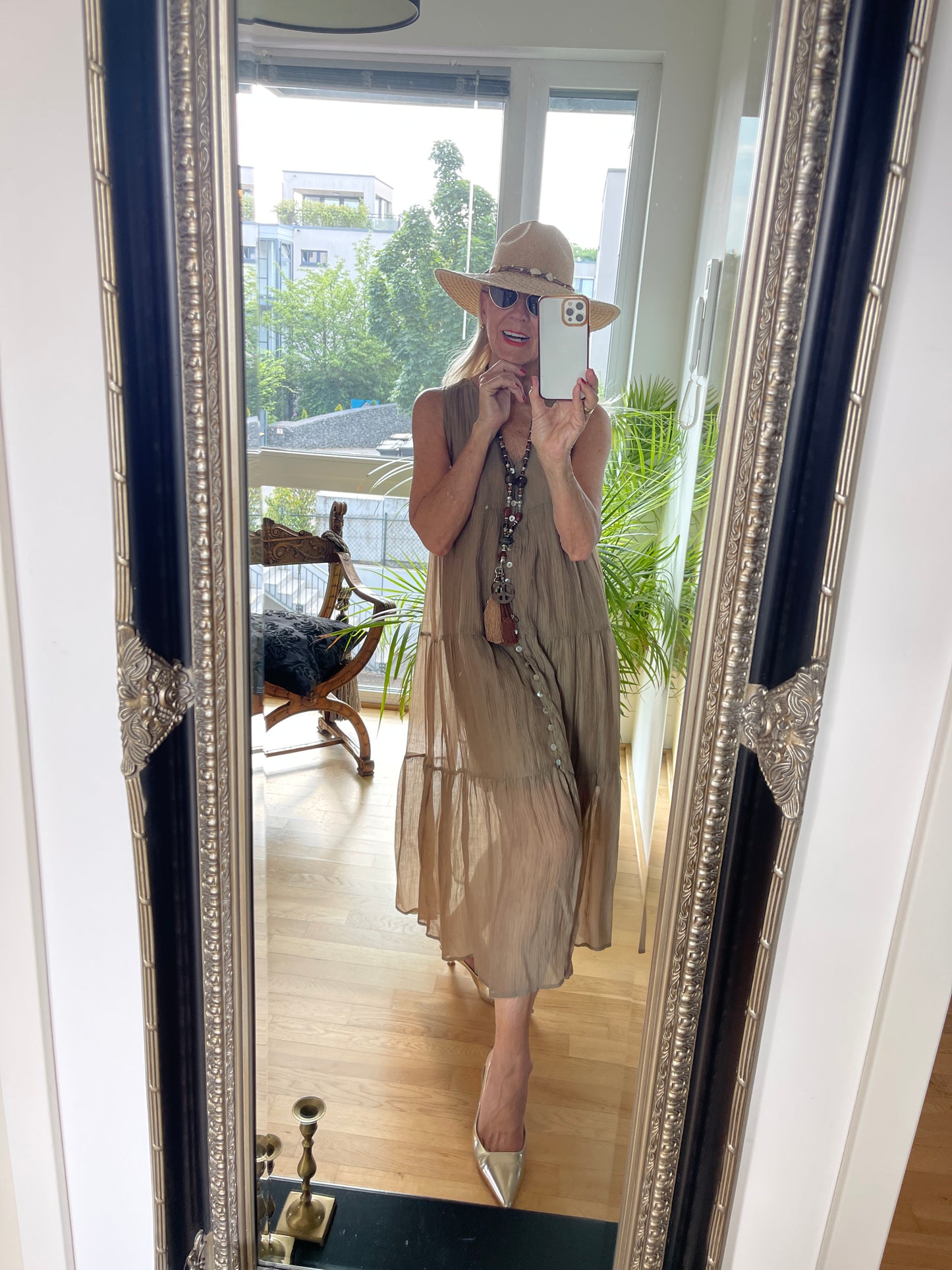 Kleid DARDA nougat €79,90 statt €109,90; Style trifft Extravaganz