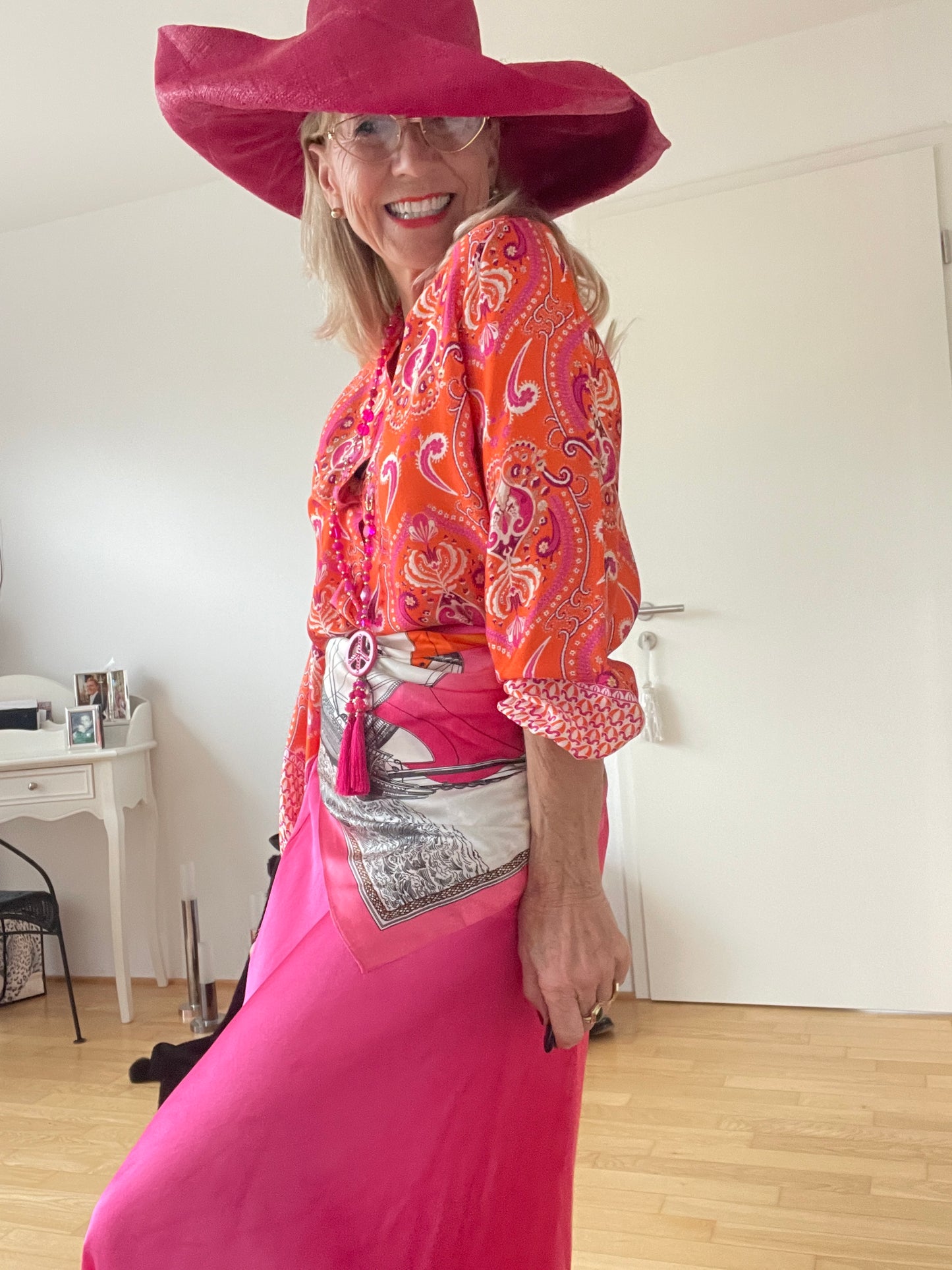 Oberteil/Longbluse MANY €79,90; mit farbenfrohen Style in den Frühling