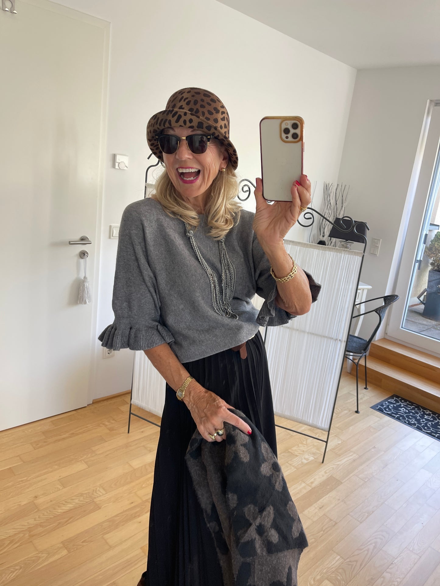 Pullover COLETTE grey €69,90; edel, schick und so kuschelig🍂