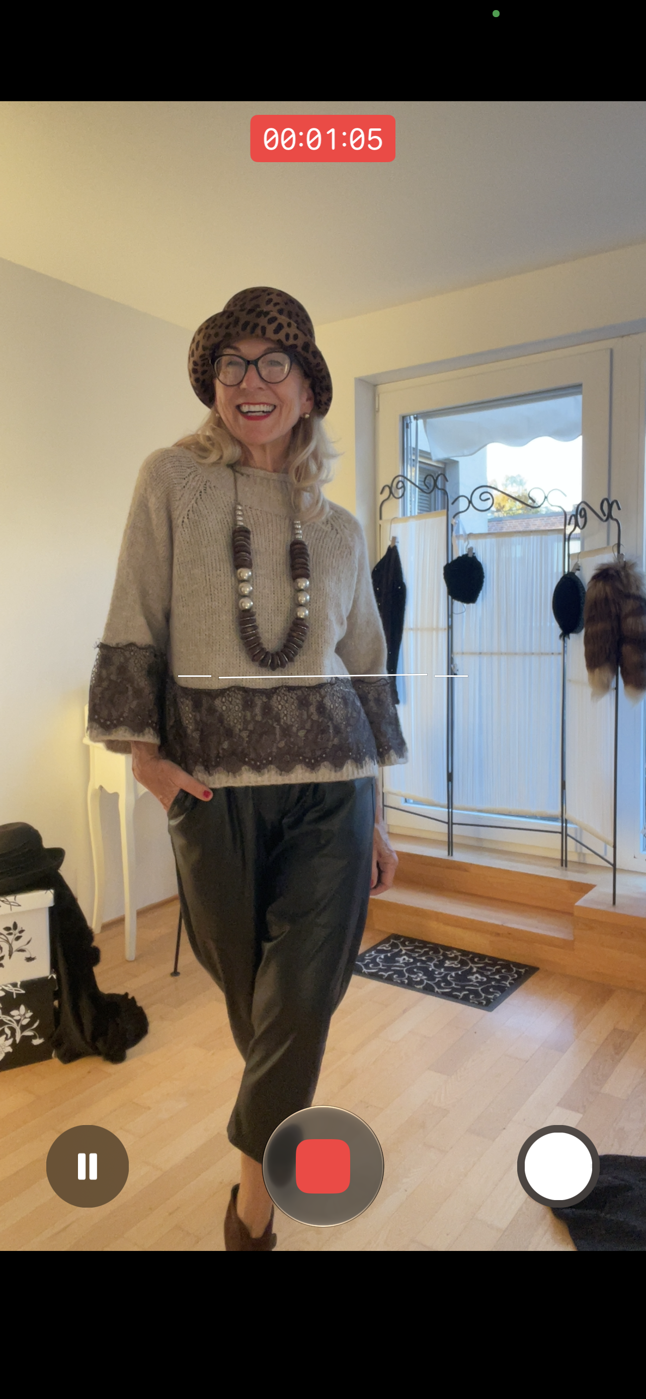 Pullover PICASSO €99,90; .. den muss man ja lieben🍁