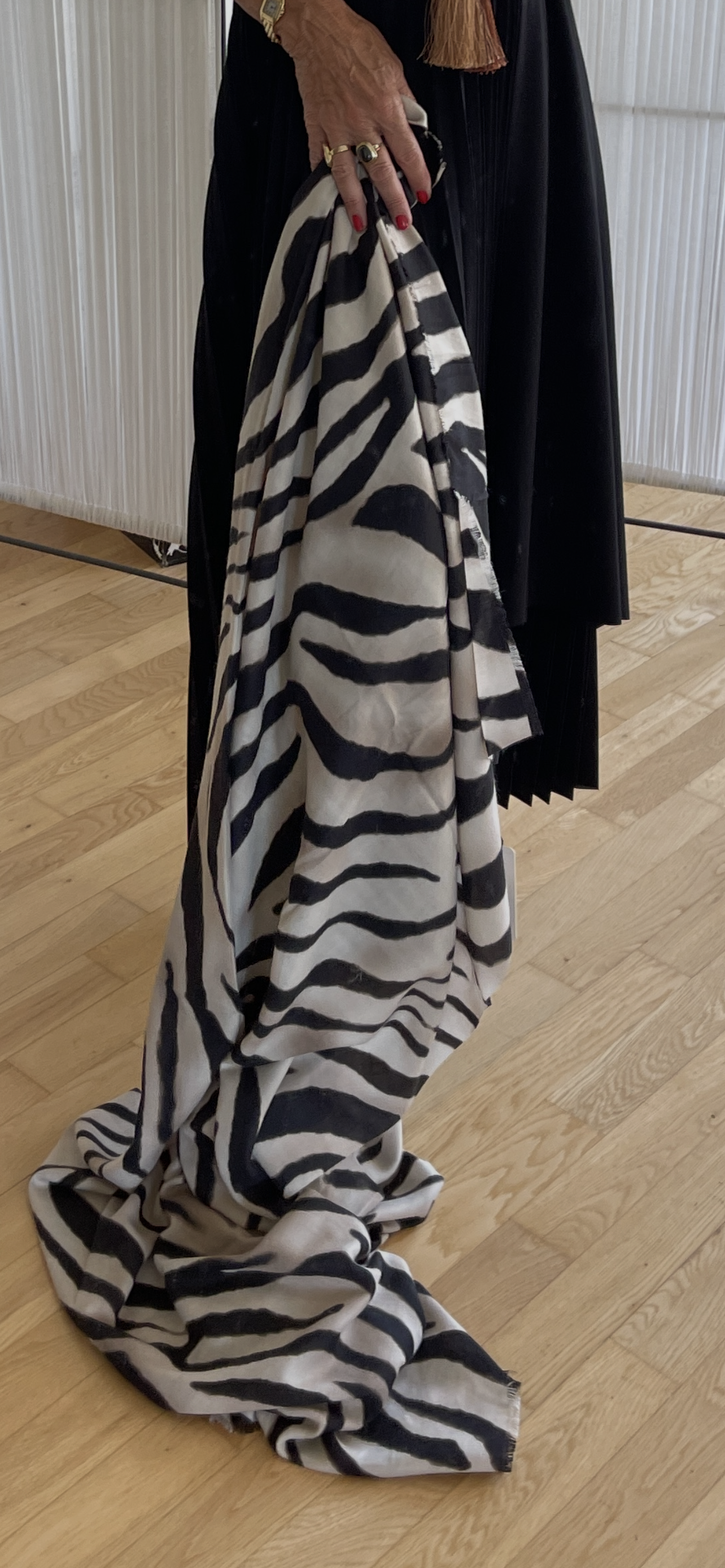 Schal TROJA €49,90; stylischer Schal, edel und extravagant