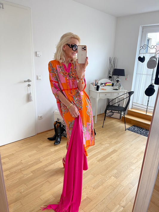 Kleid OTTILIE €99,90, extravagant und farbenfroh