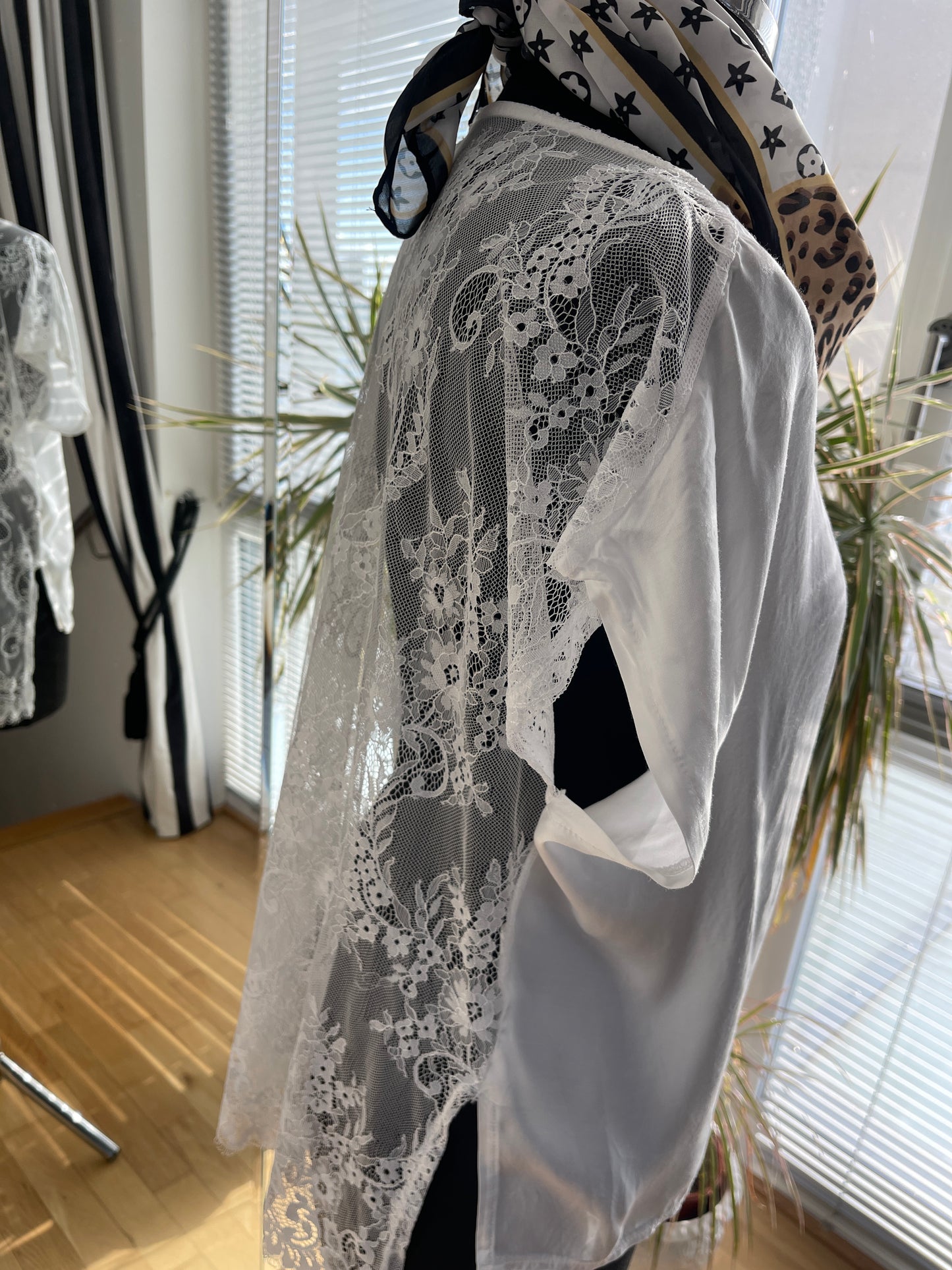 Oberteil PERLA white im Outlet €29,90 statt €69,90; einerseits edel & elegant andererseits frech& sexy