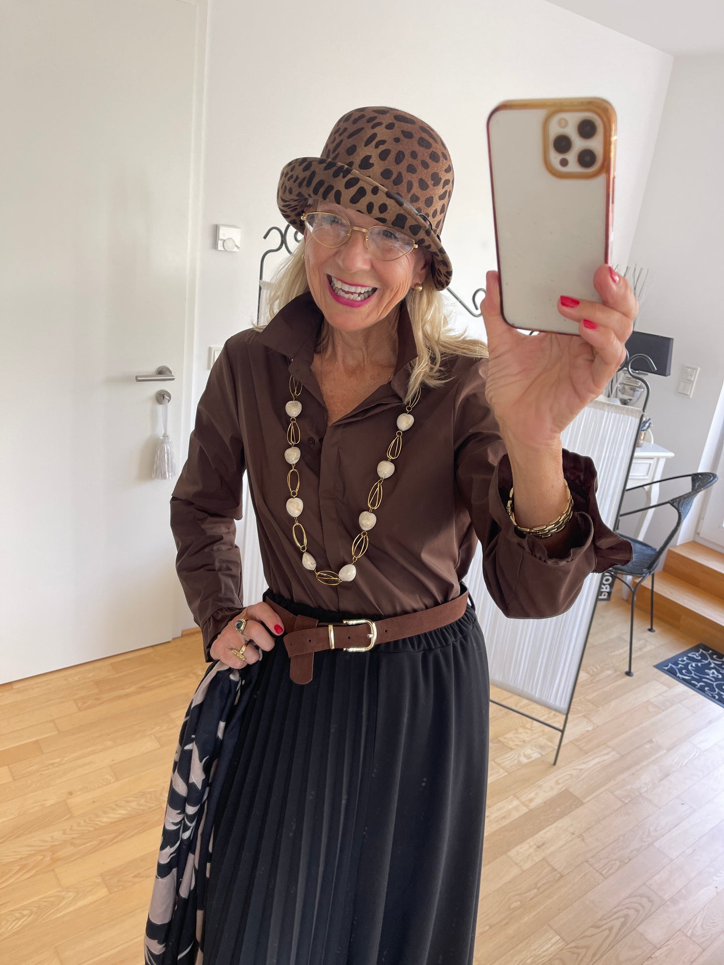 Bluse MARMARIS schoko €79,90; Klassiker mit dem gewissen Etwas🍂