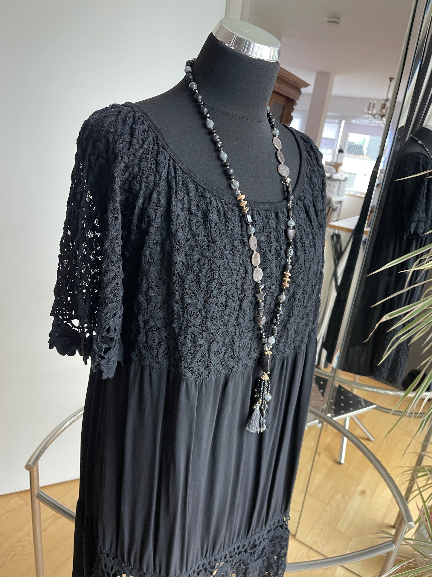 Kleid JUFA black €49,90 statt €79,90; einfach genial!! Das perfekte sommerliche Reisekleid