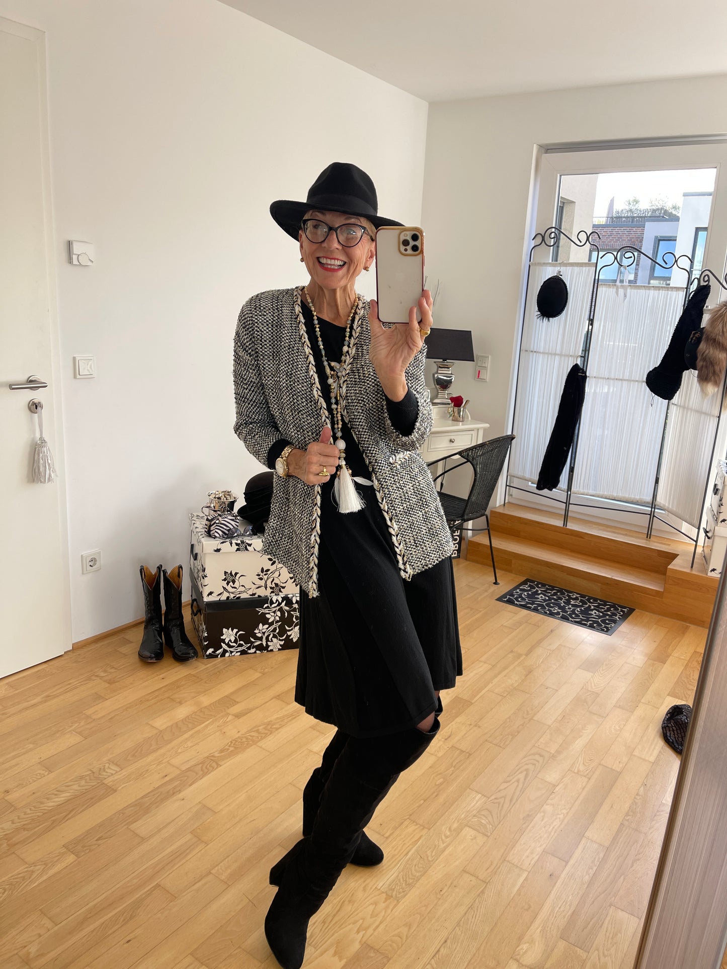 Blazer MASCHA ; total schicker Strickblazer, perfekt kombinierbares Modell !! „IM BLACK-FRIDAY OUTLET“ nur noch €49,90 statt €99,90