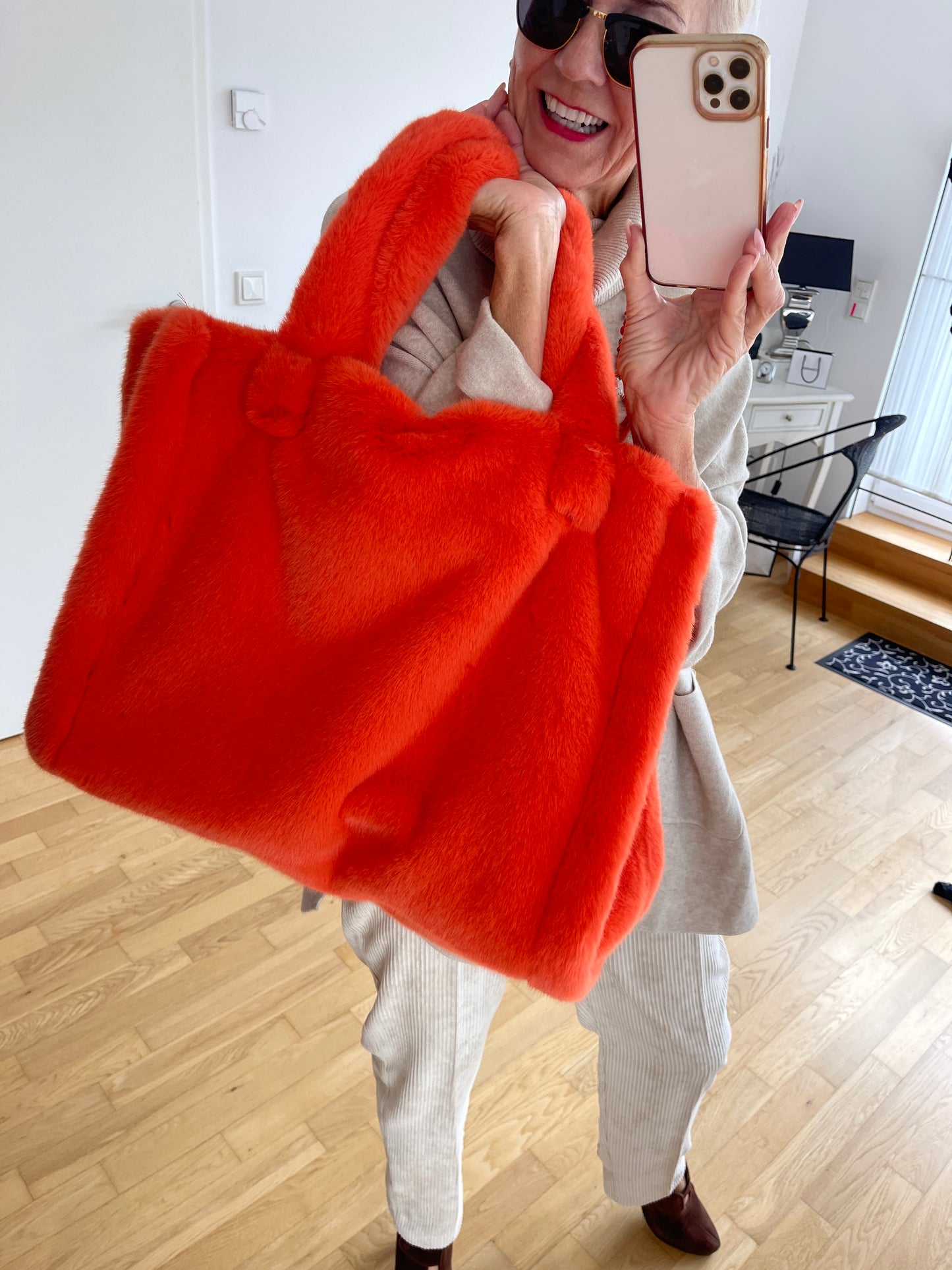 Tasche CHARLY orange €89,90; super kuschelige XXL-Bag