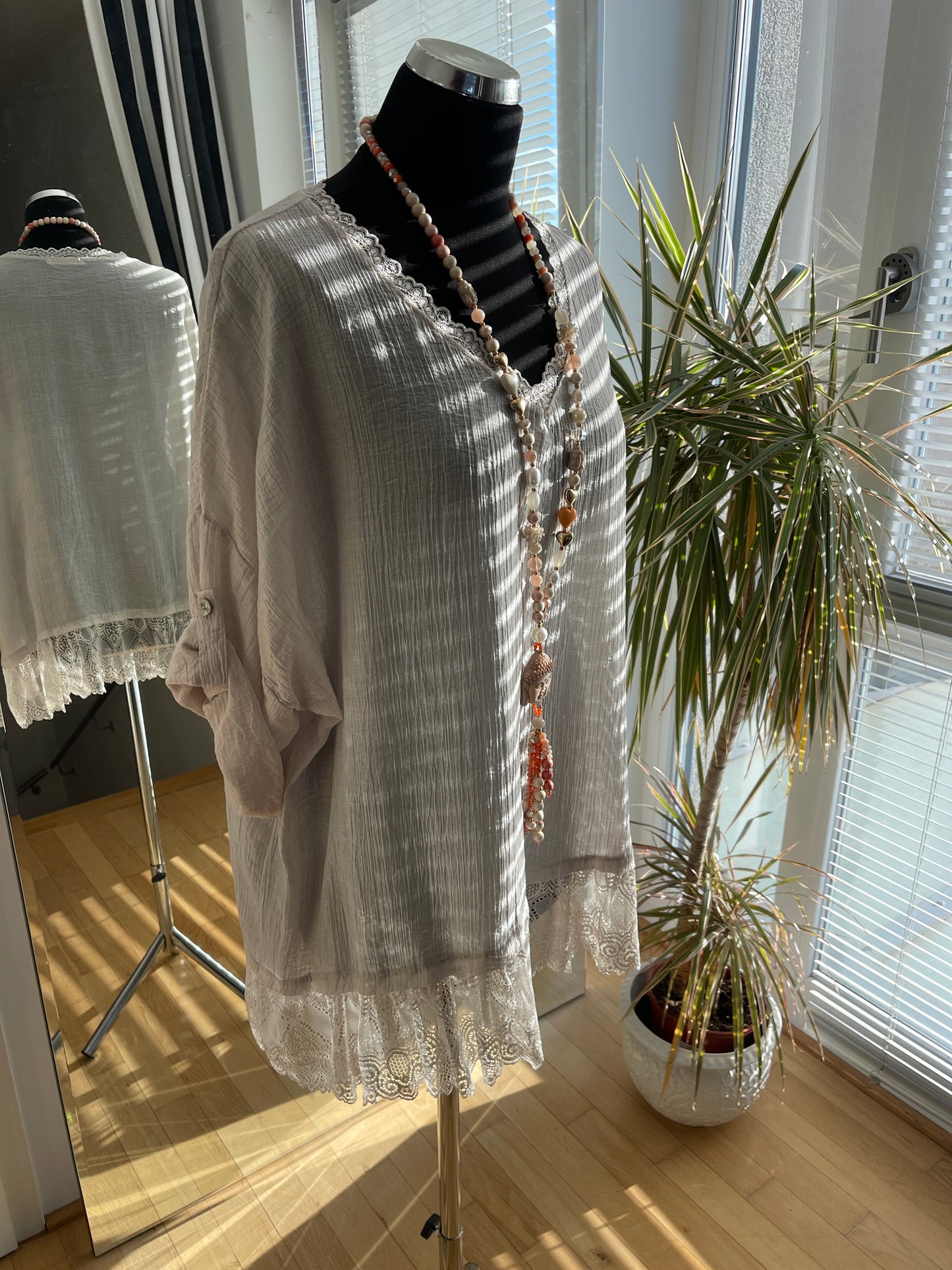 Tunika HELEN beige; im Outlet €39,90 statt 69,90 ..sooo herrlich duftig, luftig… und perfekt für XXL-Größen