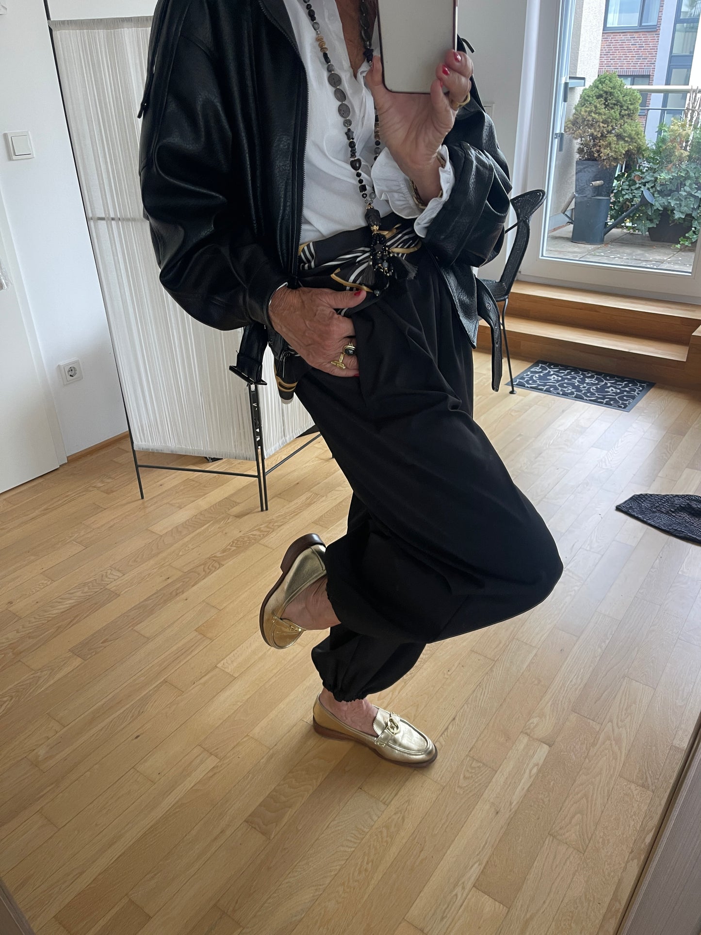 Hose MEDINA €109,90; total angesagter und aktueller Style🍁