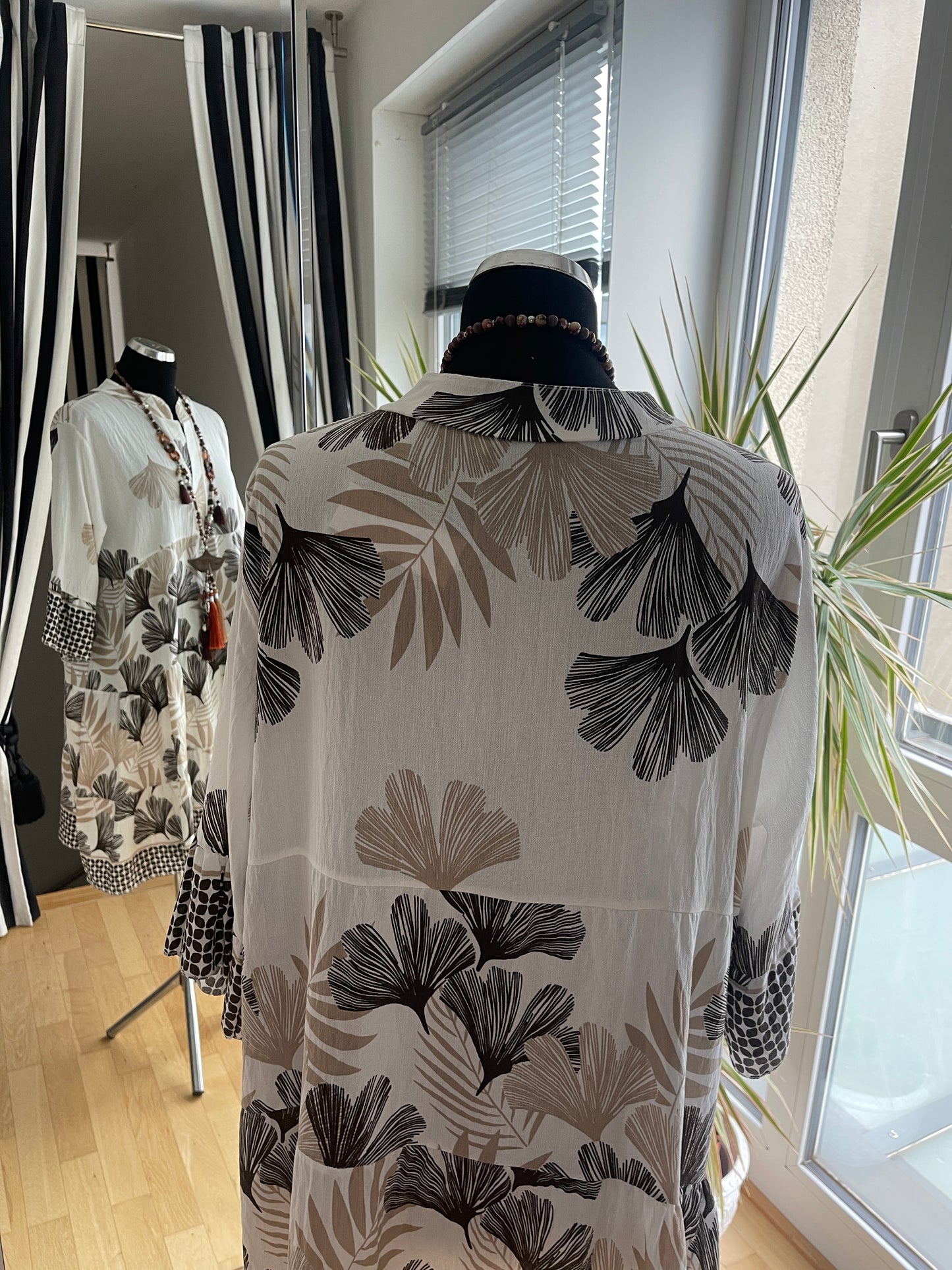 Tunika GINKO schwarz, beige-champagner €69,90; starker Look, klasse Print, perfekter One-Size-Schnitt