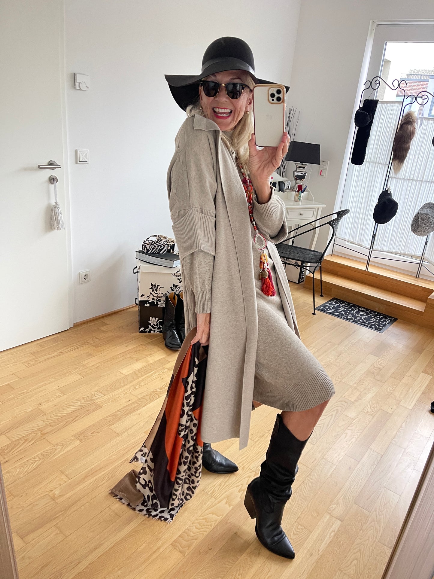 Mantel MERAN beige; jetzt €69,90 statt €129,90 „Im Black-Friday-Outlet“ ; super schicker Strickmantel ein „MUST HAVE“ der Saison