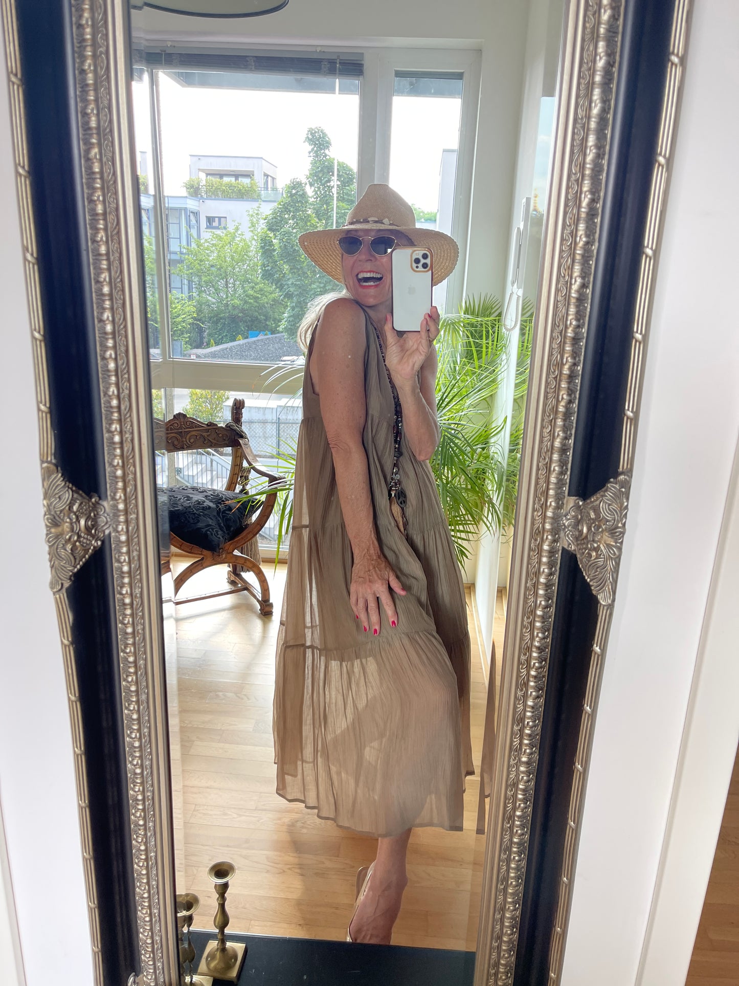 Kleid DARDA nougat €79,90 statt €109,90; Style trifft Extravaganz