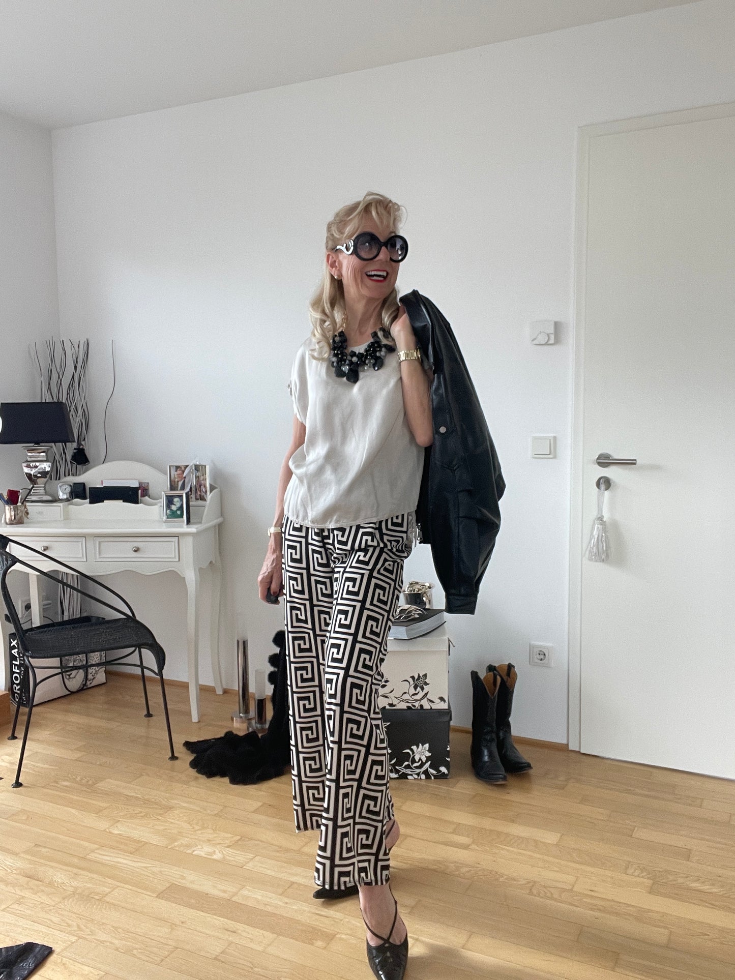 Oberteil PERLA beige im Outlet €29,90 statt €69,90; edel, elegant & raffiniert, sexy