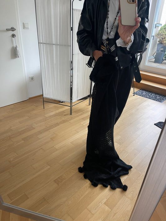Schal CARLOS €59,90; sehr stylisch besonders, wirkt besonders edel& luxuriös 🍁