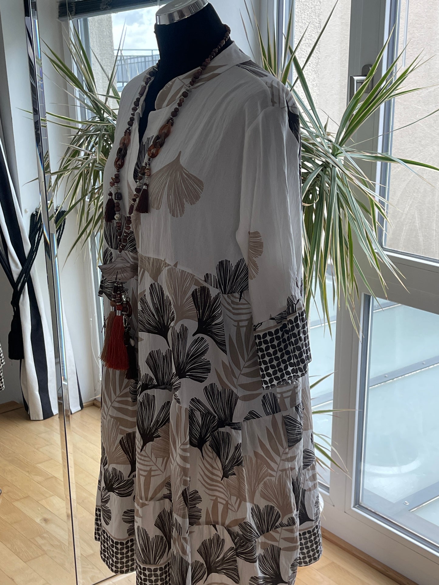 Tunika GINKO schwarz, beige-champagner €69,90; starker Look, klasse Print, perfekter One-Size-Schnitt