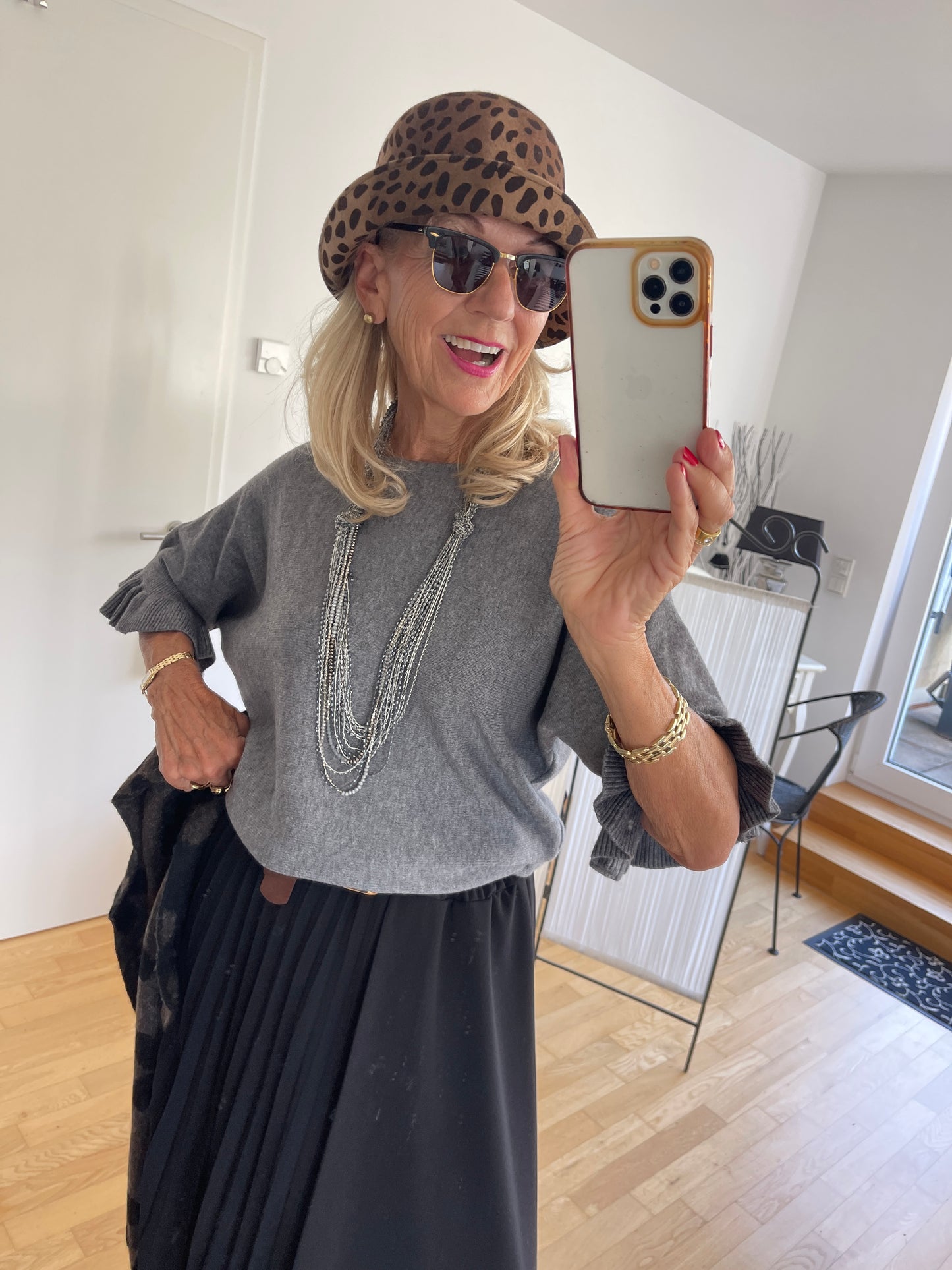Pullover COLETTE grey €69,90; edel, schick und so kuschelig🍂
