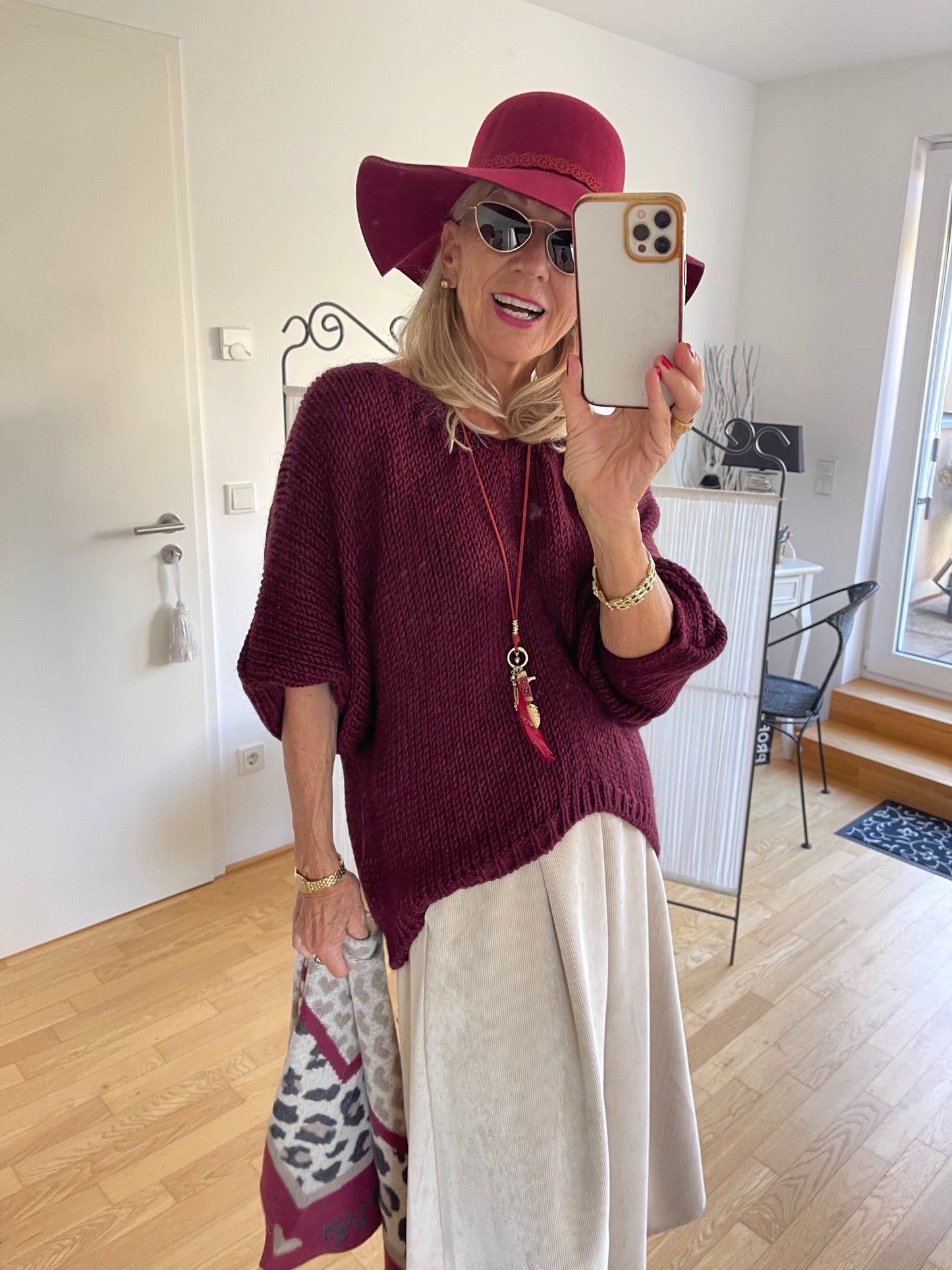 Pullover ARMSTRONG bordeaux €79,90; kuschelig, so lässig, so herrlich wunderbar 🍂
