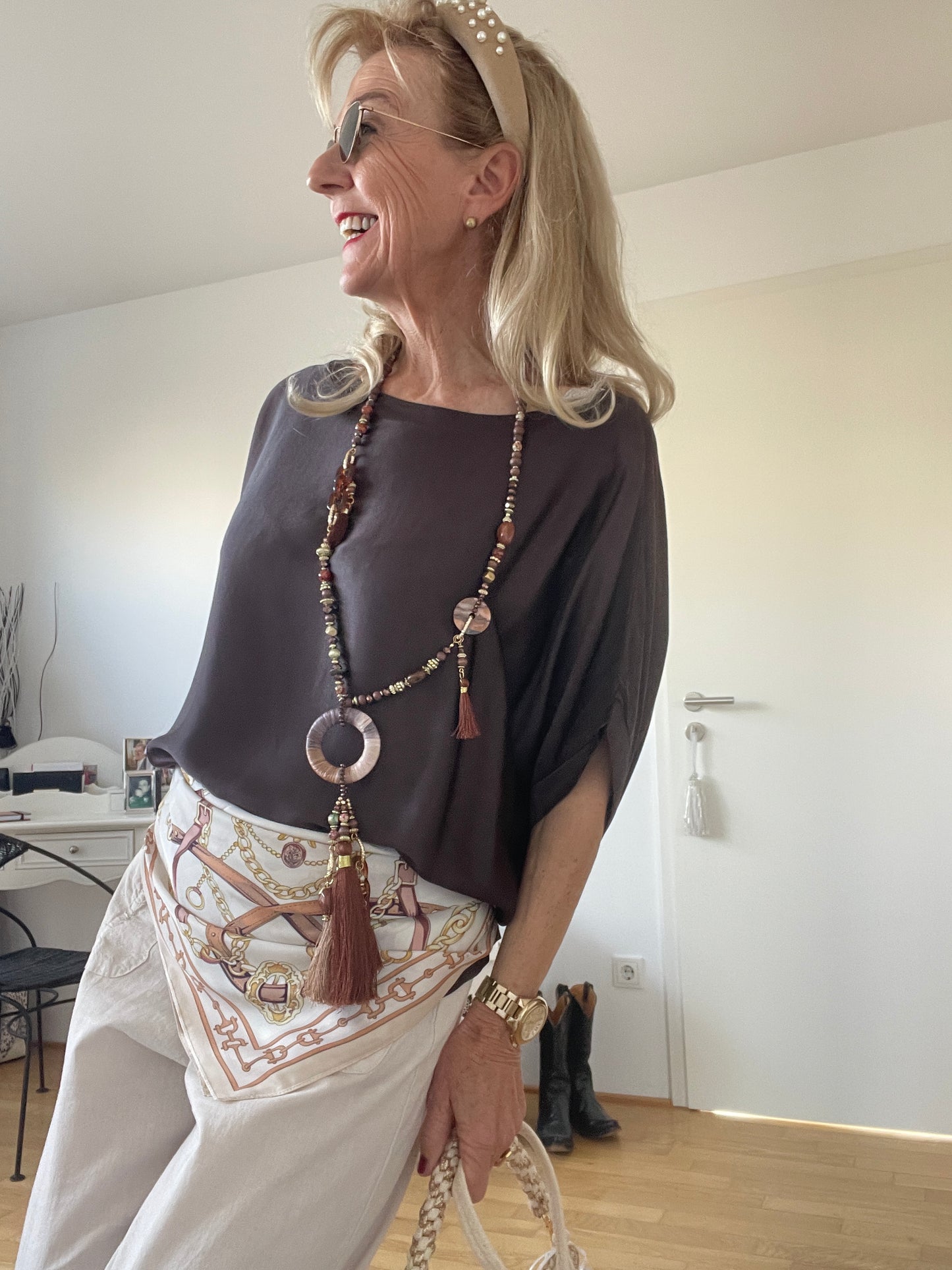 Schal „ Nickituch LOUIS“ €29,90; das stylische Accessoire der Saison