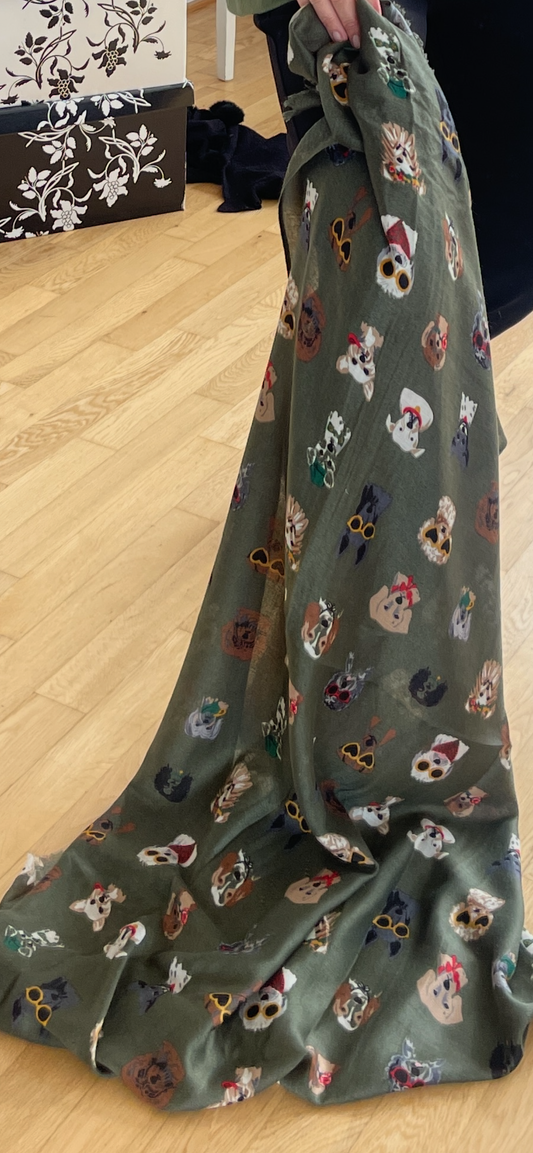 Schal SNOOPY oliv, wie süß ist der denn??.. „IM BLACK-FRIDAY OUTLET“ nur noch €19,90 statt €39,90