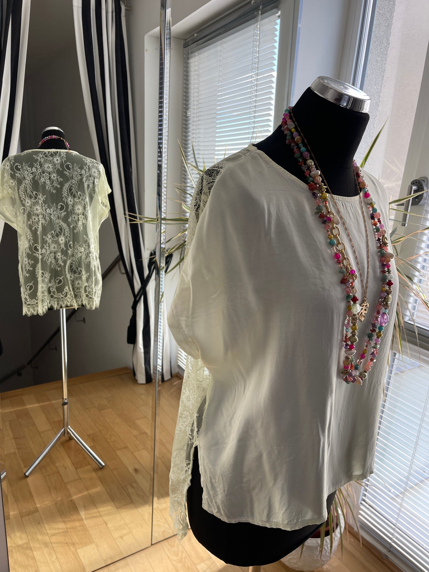Oberteil PERLA yellow im Outlet €29,90 statt €69,90; einerseits edel & elegant andererseits raffiniert & sexy