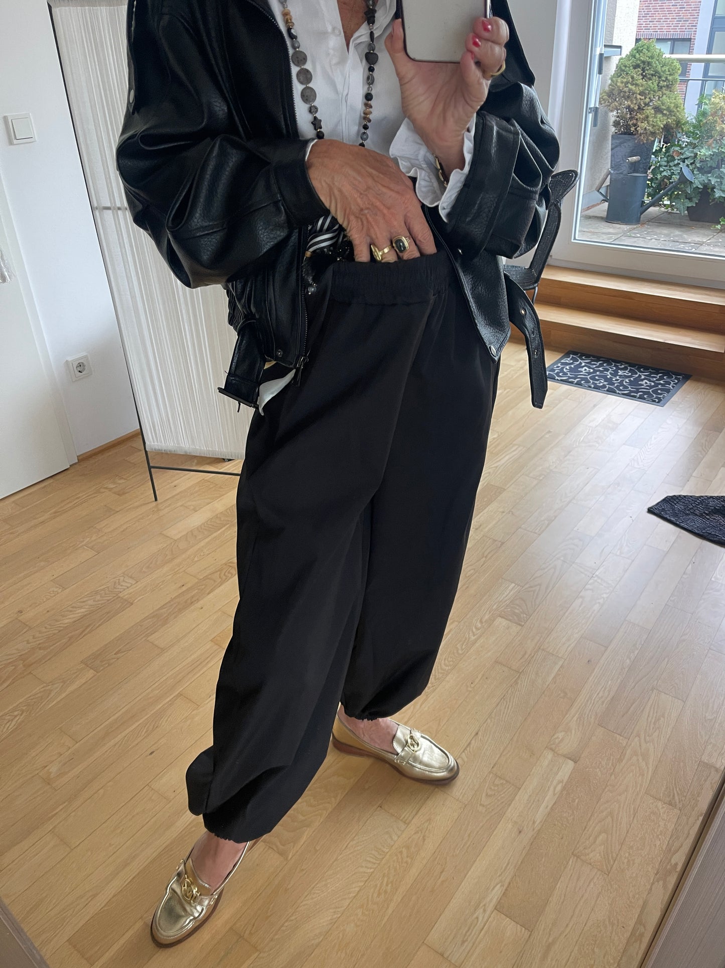 Hose MEDINA €109,90; total angesagter und aktueller Style🍁