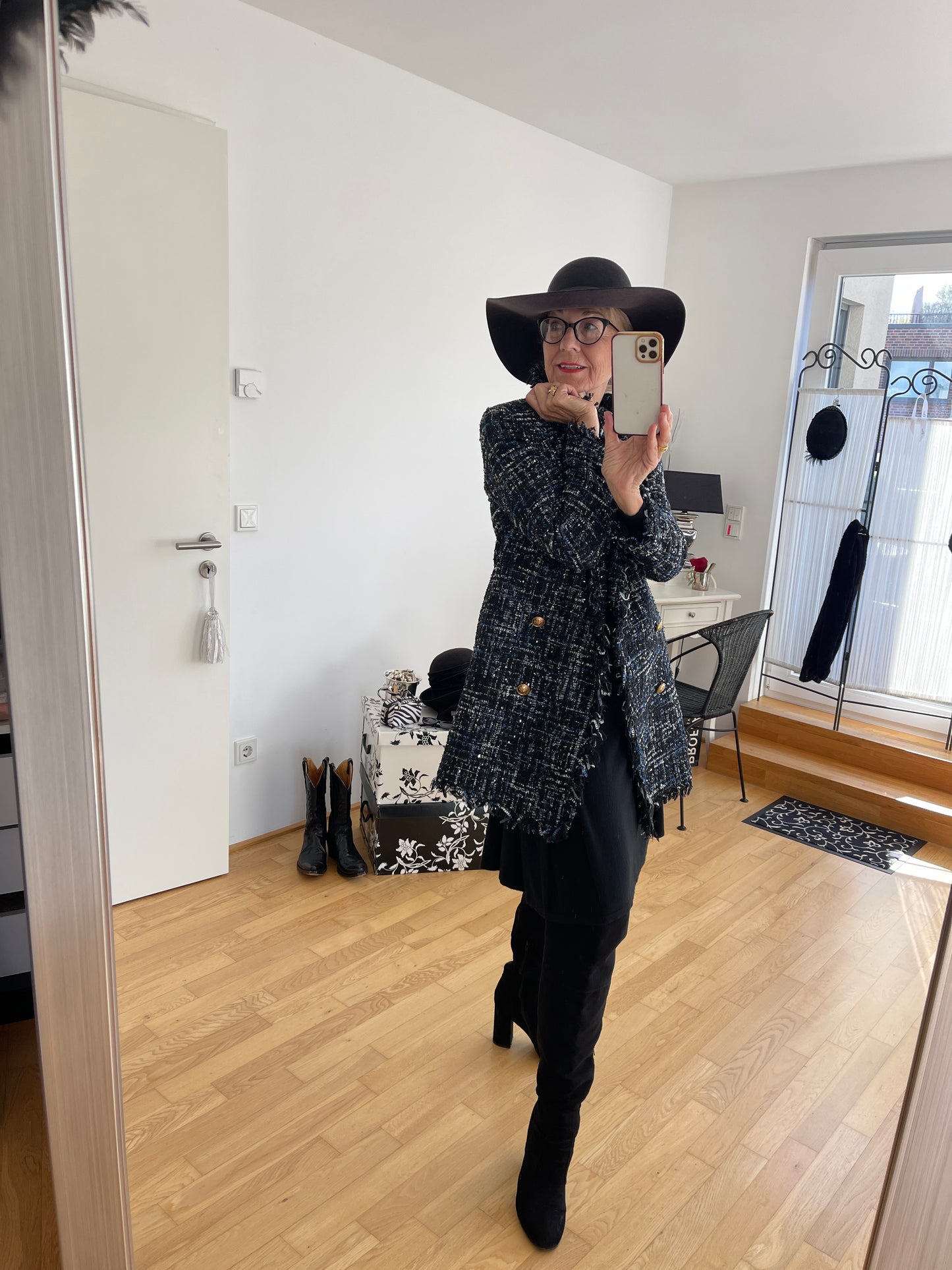 Blazer KISS Gr.L/XL  „IM BLACK-FRIDAY OUTLET“ nur noch €59,90 statt €139,90  Boucle-Blazer im Coco-Style