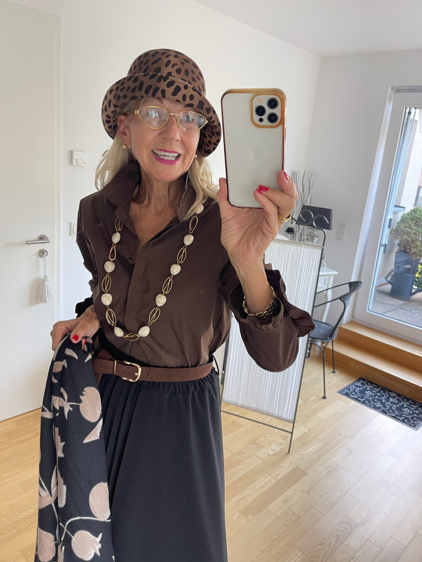 Bluse MARMARIS schoko €79,90; Klassiker mit dem gewissen Etwas🍂