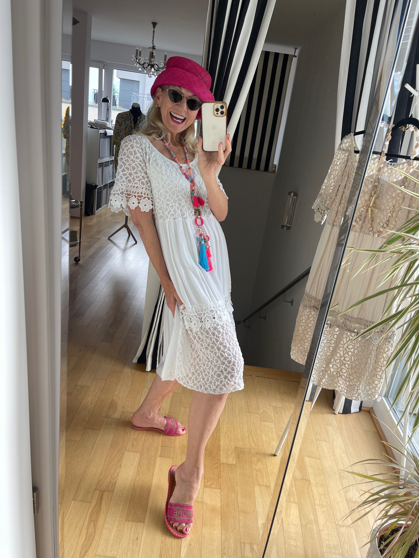 Kleid JUFA white €79,90; das ideale sommerliche Reisekleid