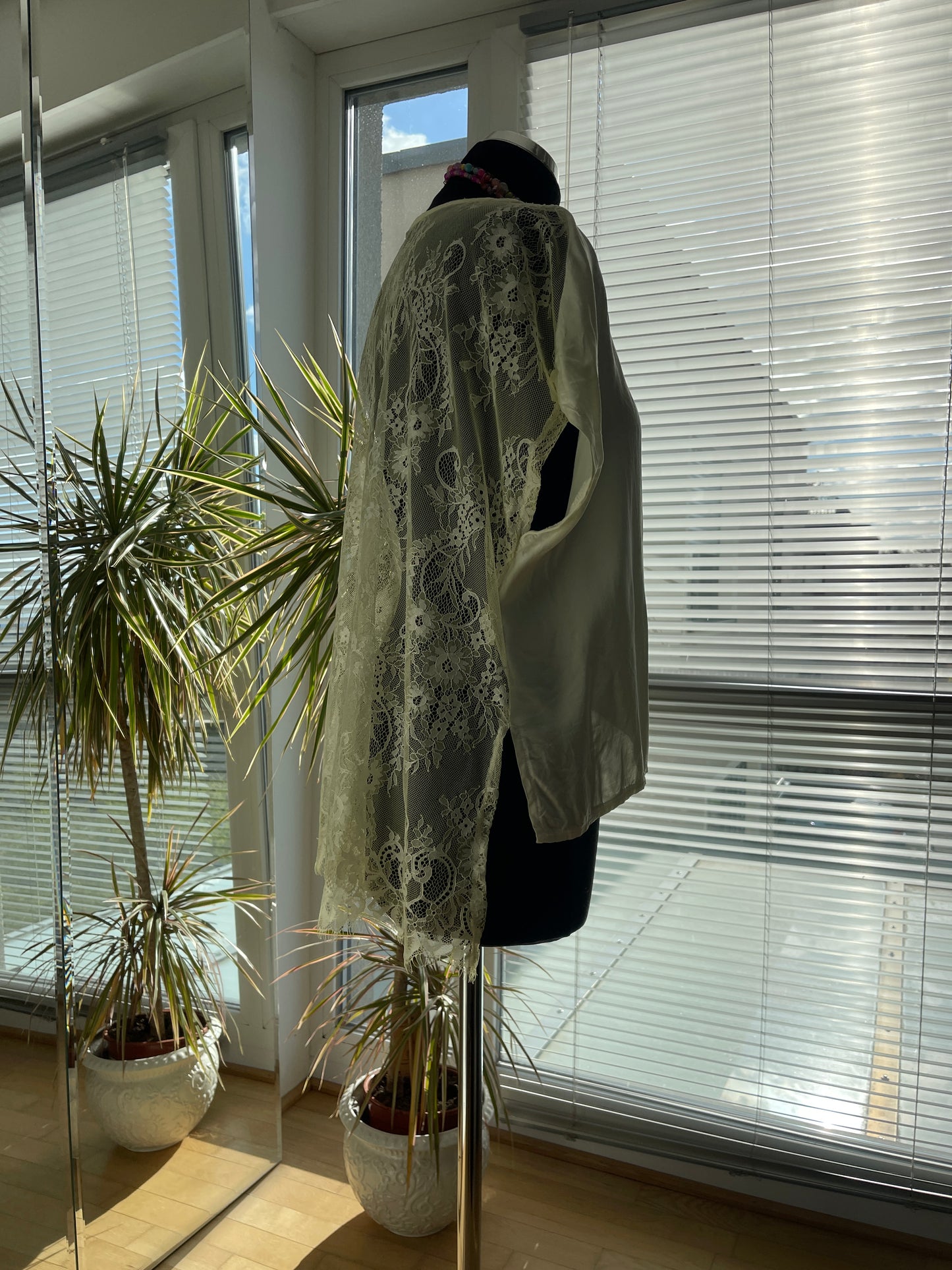 Oberteil PERLA yellow im Outlet €29,90 statt €69,90; einerseits edel & elegant andererseits raffiniert & sexy