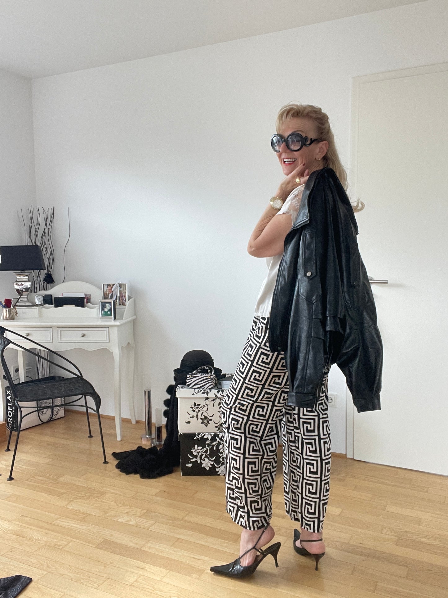 Oberteil PERLA beige im Outlet €29,90 statt €69,90; edel, elegant & raffiniert, sexy