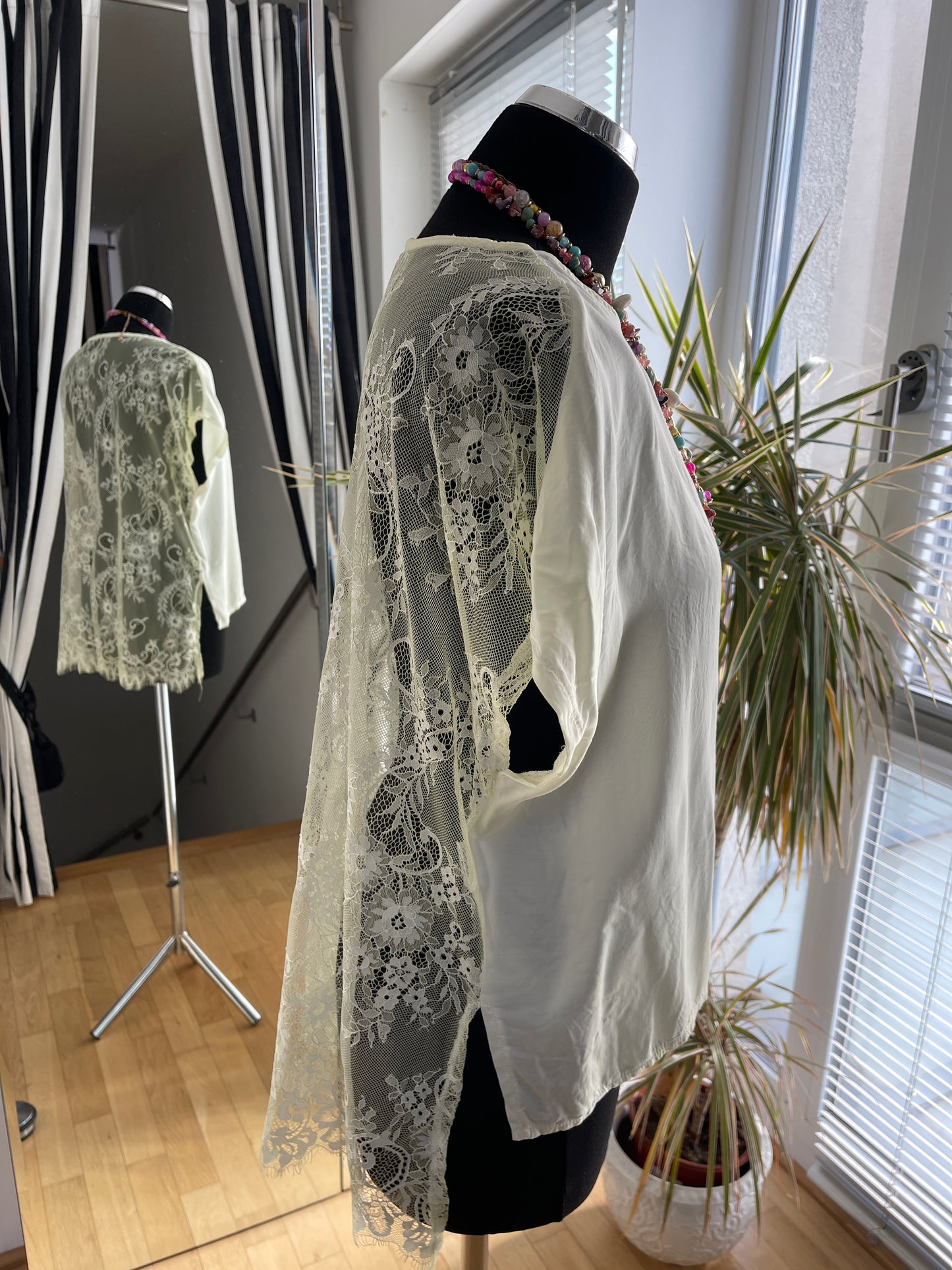 Oberteil PERLA yellow im Outlet €29,90 statt €69,90; einerseits edel & elegant andererseits raffiniert & sexy