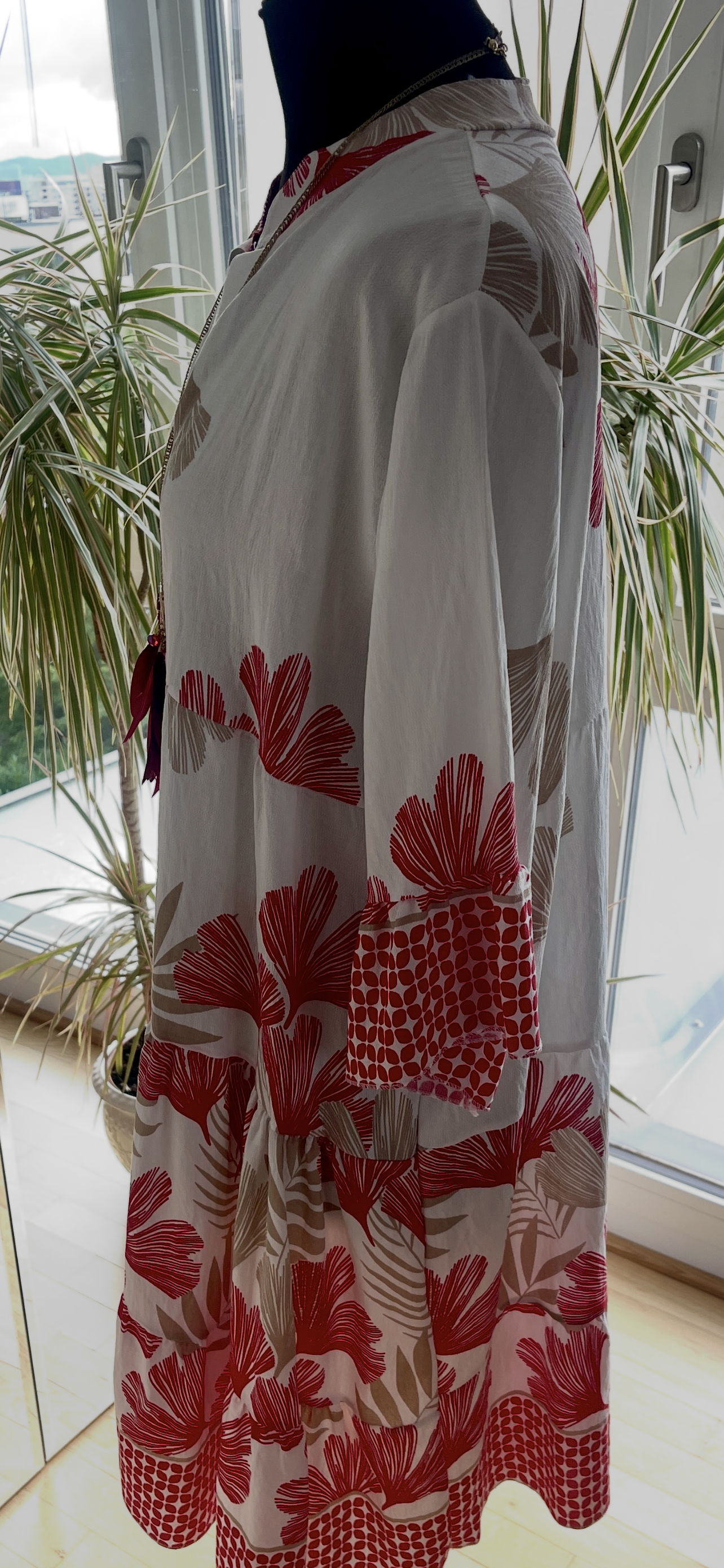 Tunika GINKO rot, beige-champagner im Outlet €69,90 statt €89,90; lässiger One-Size-Schnitt, klasse Print und tolles Material