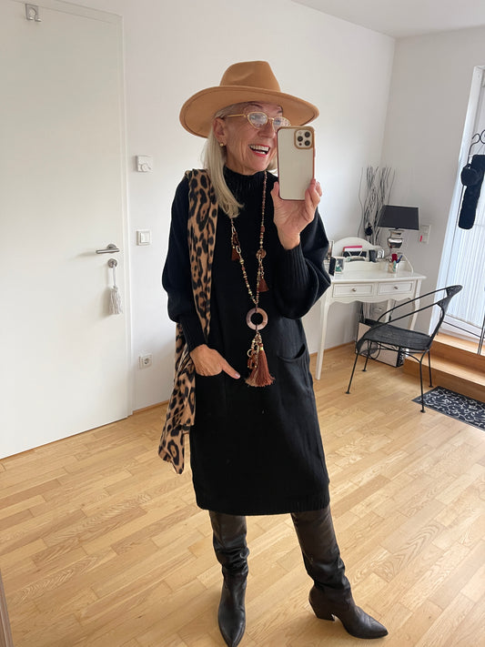 Kleid LADY schwarz;  „Im Black-FRIDAY-OUTLET“ nur noch €69,90 statt €99,90; genial sitzendes, super lässig wie stylisches Strickleid in einer herrlich angenehmen Qualität