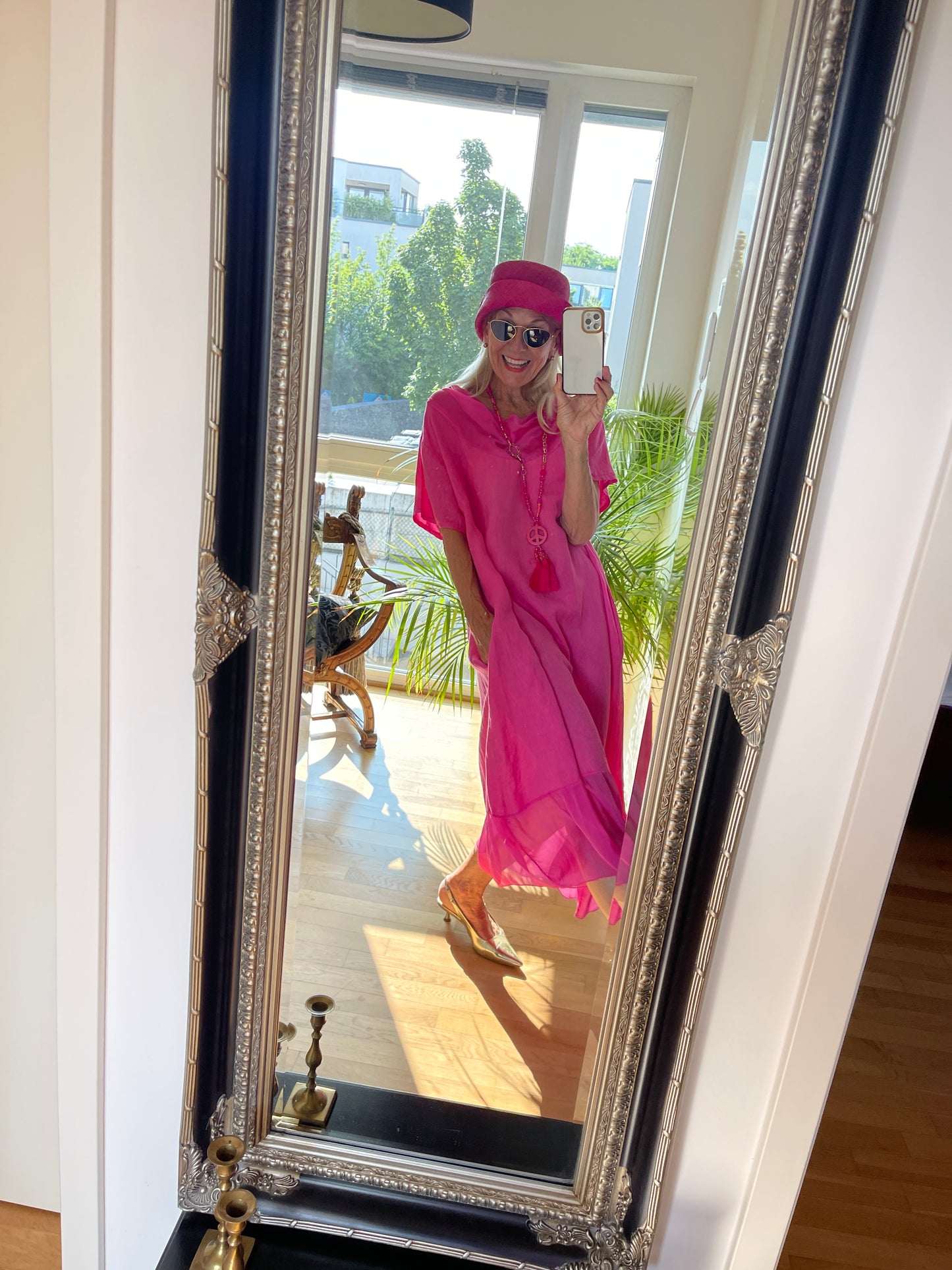 Kleid COLOMBO pink €79,90 statt €109,90; auch starke Größen lieben extravagante Mode