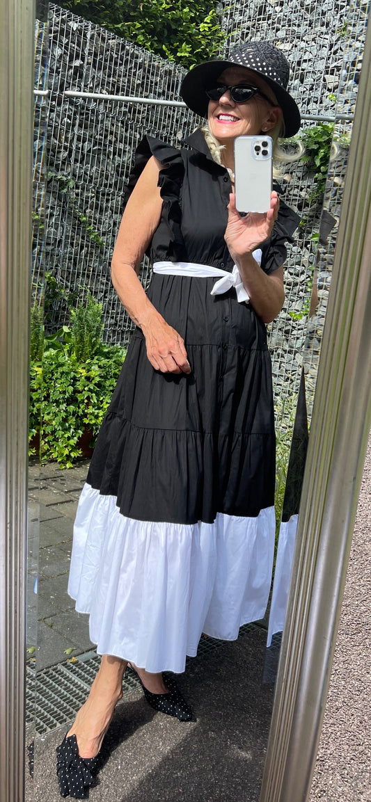 Kleid FLORIA €139,90; BLACK & WHITE.. ein wirklich stylisches Modell