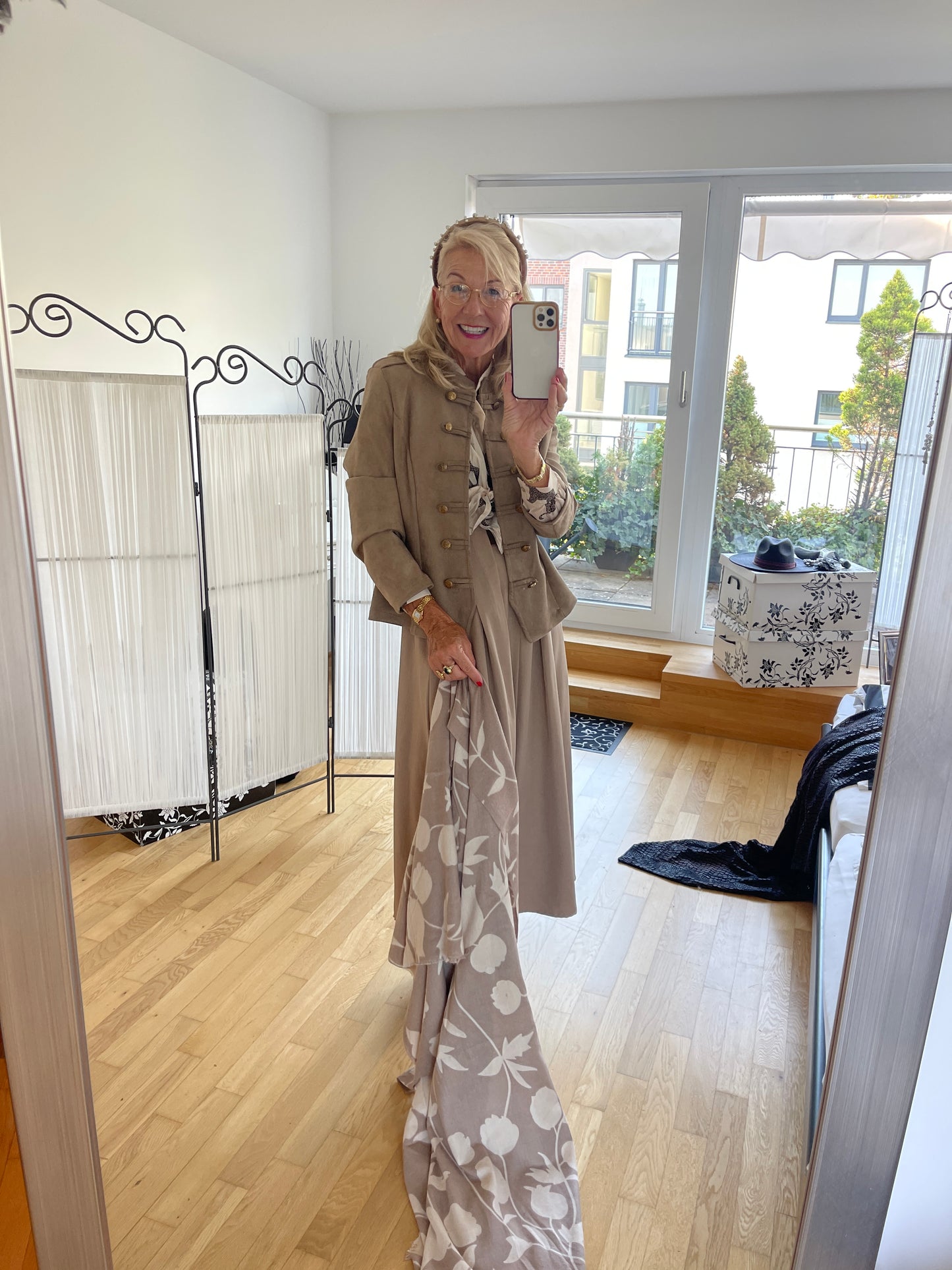 Jacke ARGI taupe €109,90; diese stylische Jacke rundet jedes Outfit perfekt ab🍁🍂