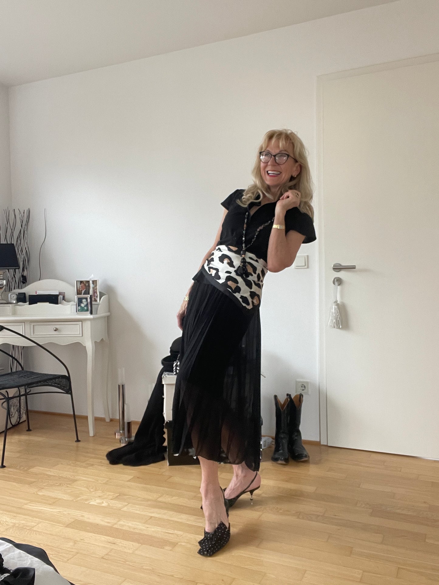 Bluse NOON; hübsche, figurbetonte Bluse.. herrlich vielseitig zu kombinieren