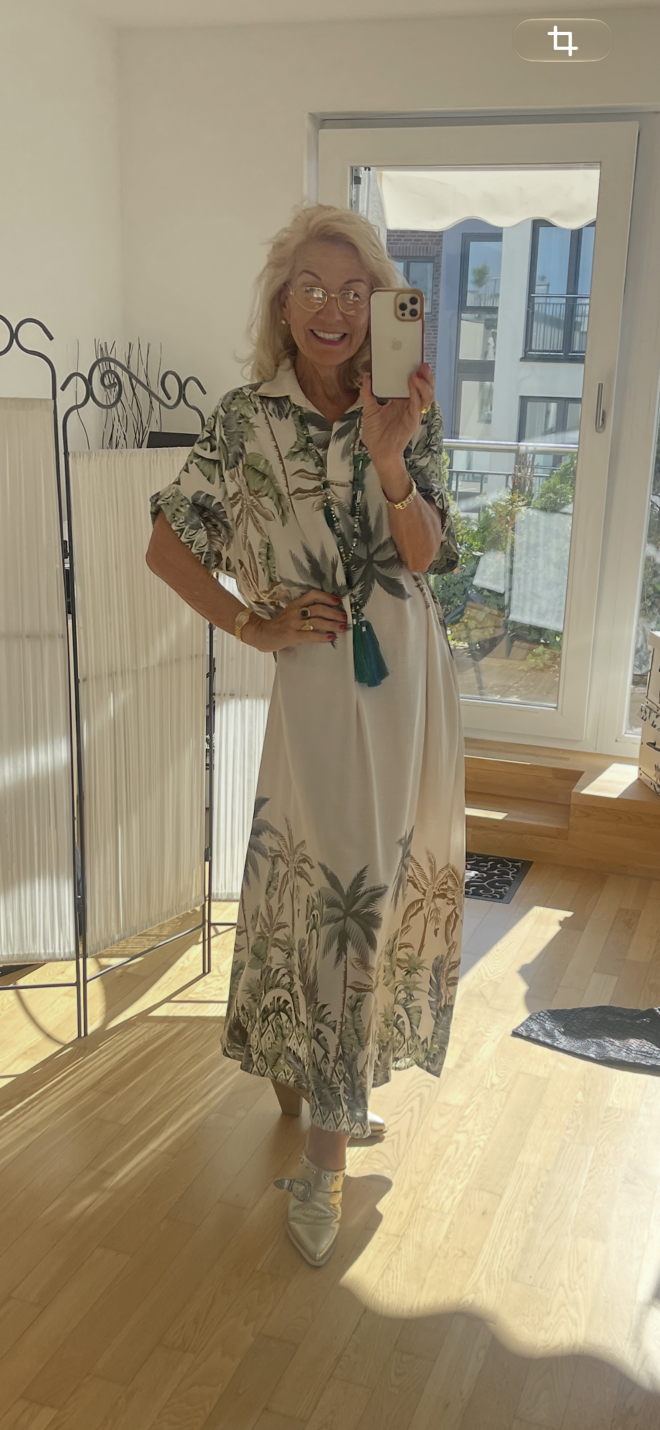 Kleid OLYMP green €109,90; mit Freude in den Herbst