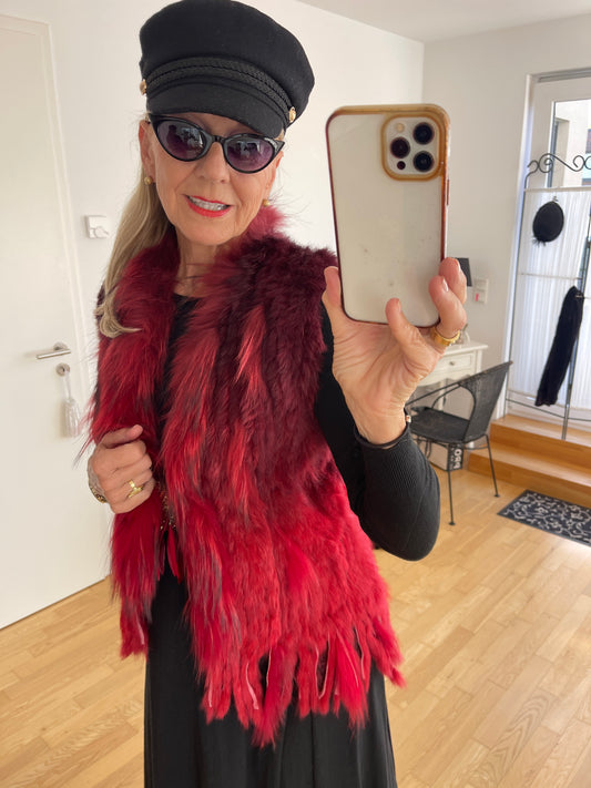 Weste VALENCIA rouge;  „JETZT SCHON IM BLACK-FRIDAY OUTLET“ nur noch €99,90 statt €199,90; kuscheliges MUST-HAVE.. auch eine sehr schöne Geschenk-Idee