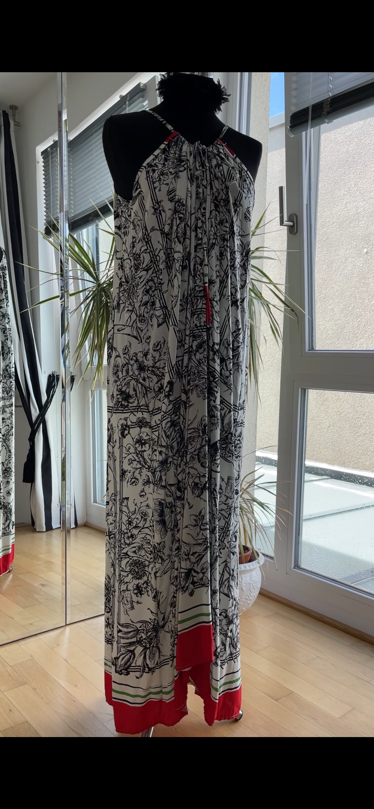Kleid JOSELYN €119,90… super trendy, ein wirklicher Sommertraum
