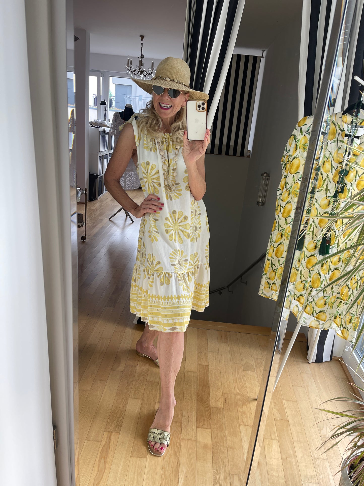 Kleid RICHI yellow Flower €69,90; perfekt für die heißen Sonnentage