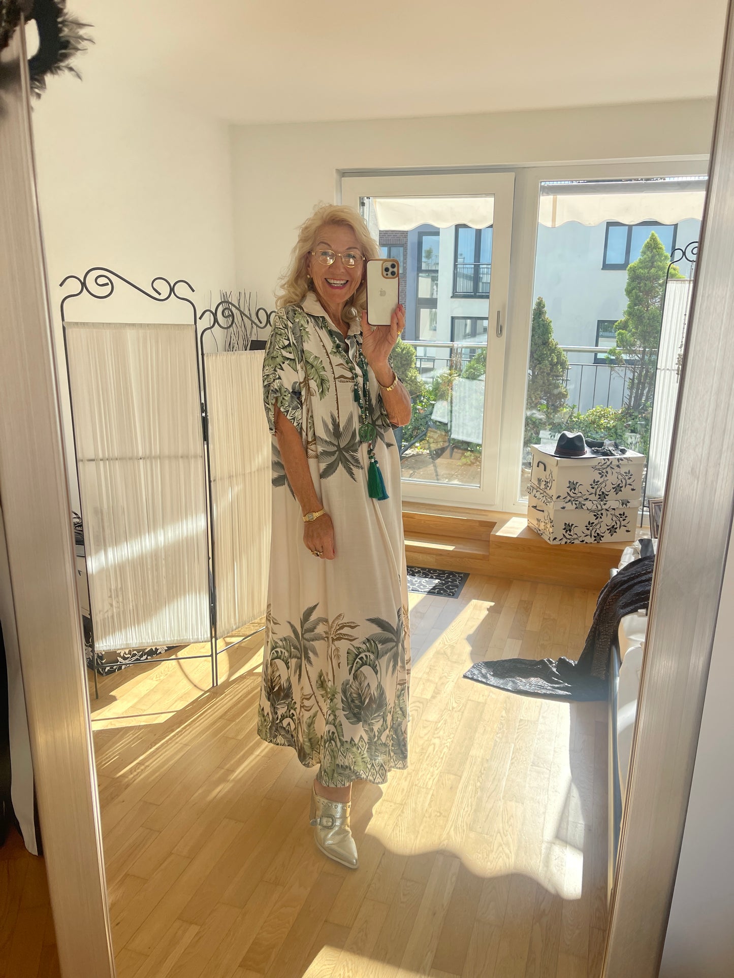 Kleid OLYMP blue €109,90, mit diesem Modell freut man sich auf den Herbst