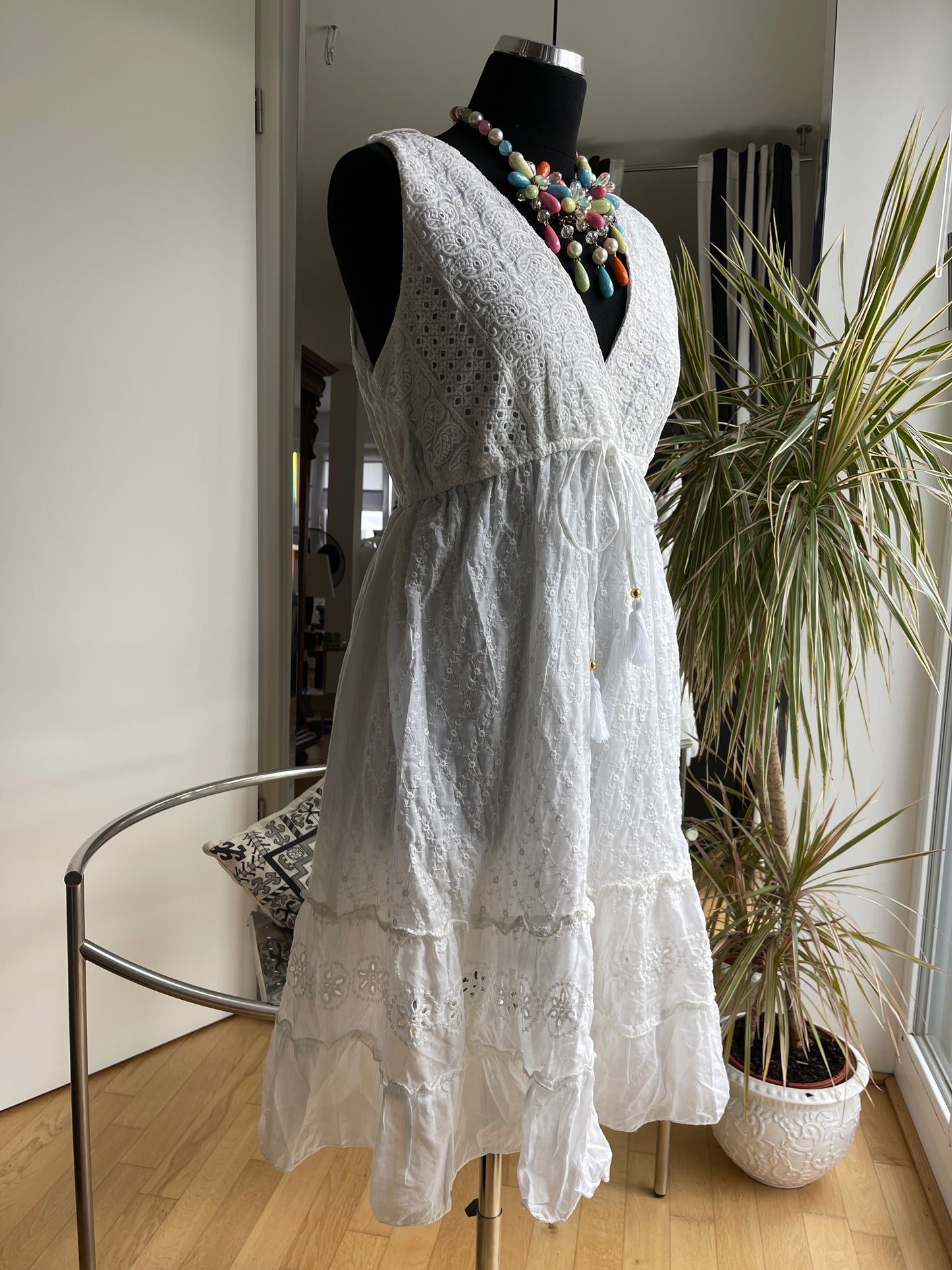 Kleid LUCY white €69,90 statt €89,90; dieses hübsche Modell darf nicht fehlen