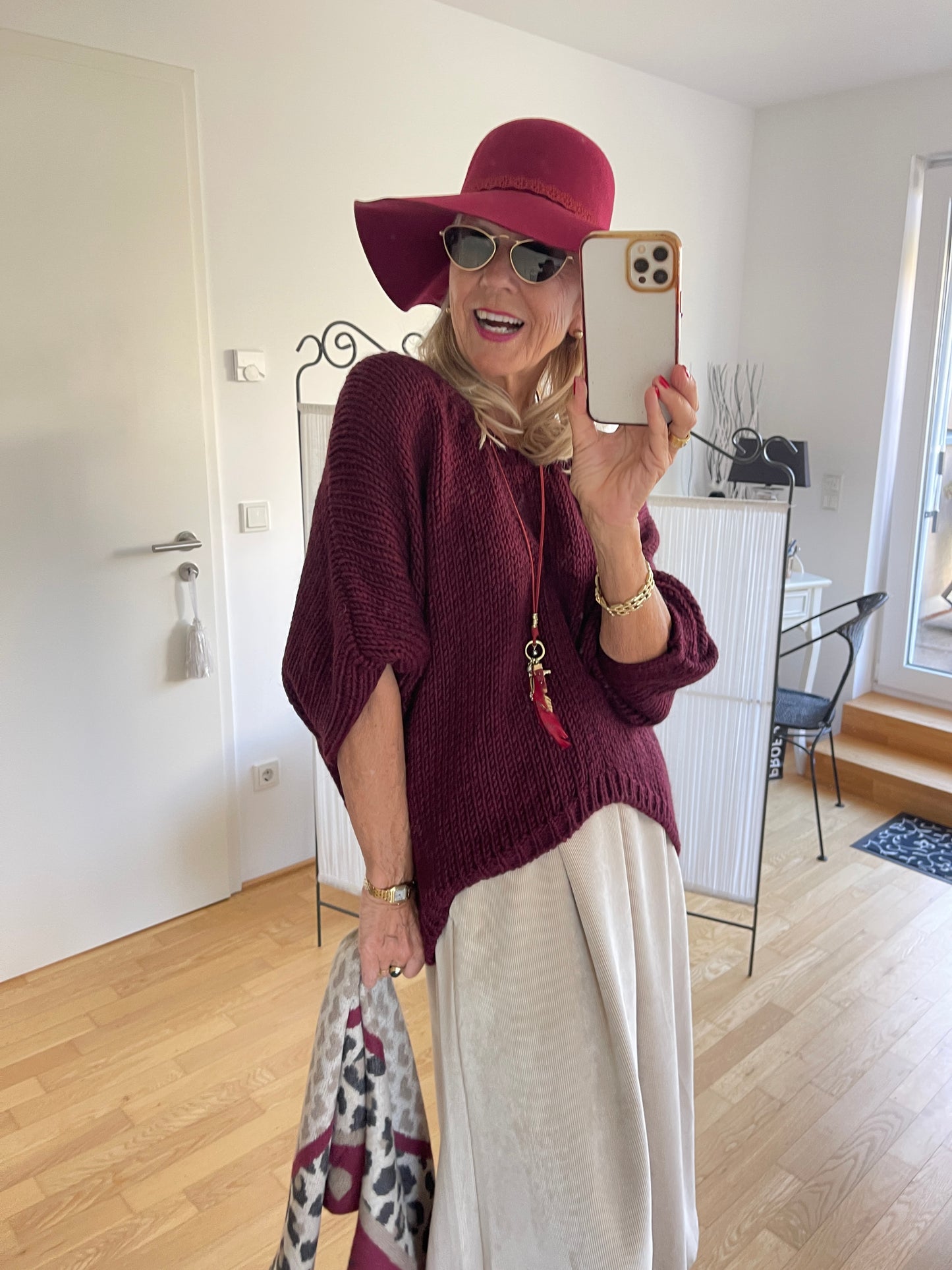 Pullover ARMSTRONG bordeaux €79,90; kuschelig, so lässig, so herrlich wunderbar 🍂