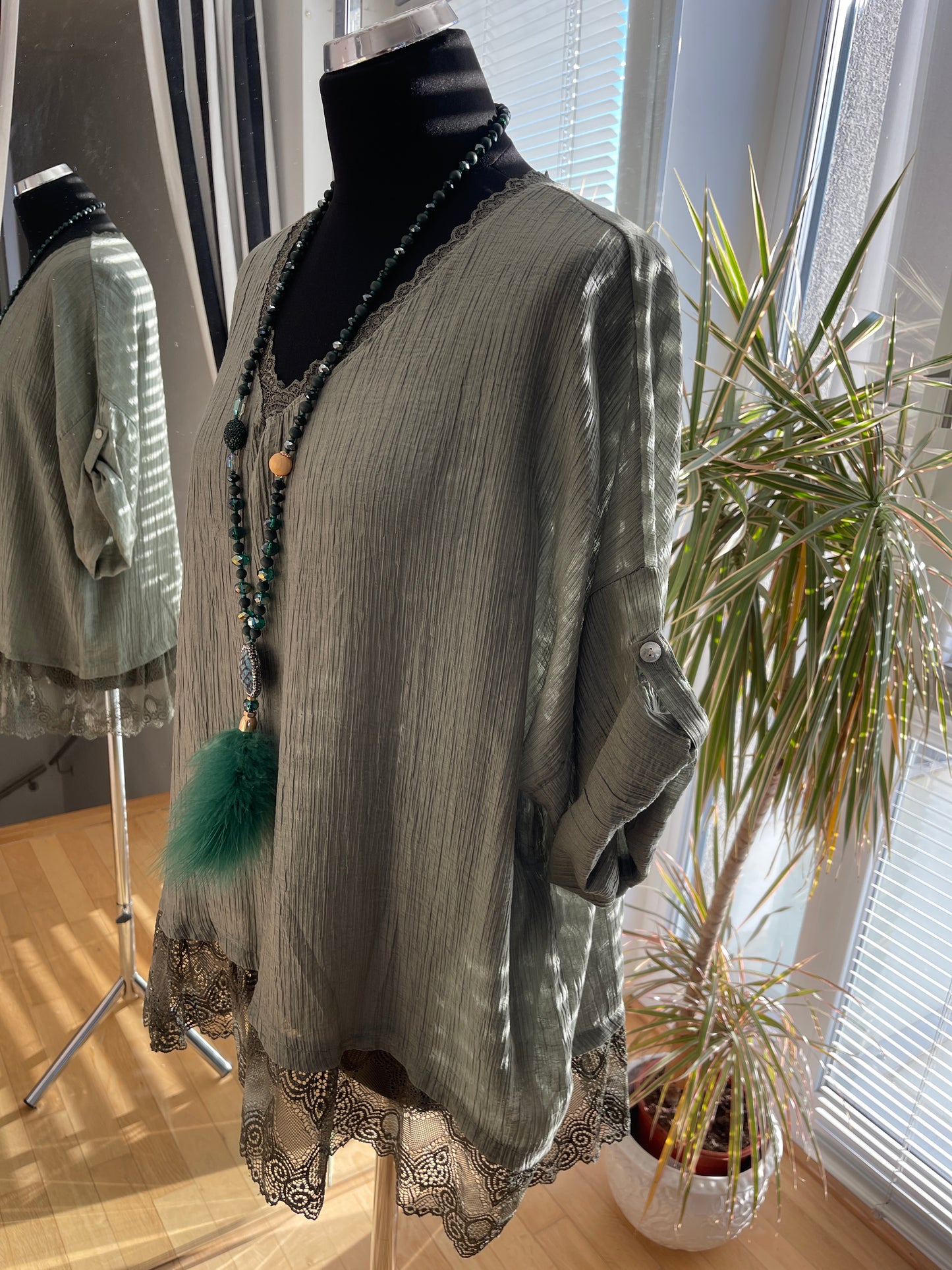 Tunika HELEN oliv; im Outlet €39,90 statt €69,90 … so herrlich duftig, luftig .. und auch perfekt für XXL-Größen