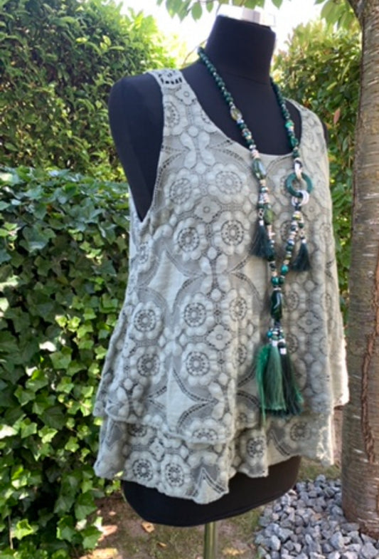 Oberteil/Top LILLY oliv jetzt €29,90 statt  €59,90 im Super-Summer-Sale