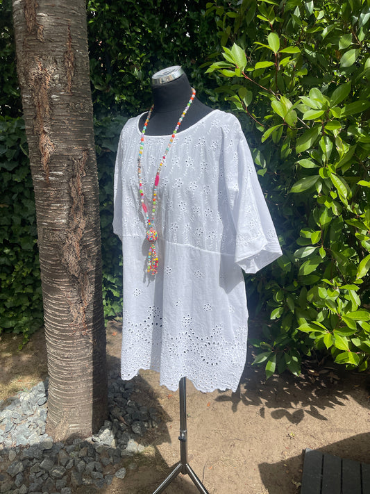 Tunika BLANKO white €59,90 statt €89,90; auch Kundinnen mit Genussgröße lieben modischen Style!!