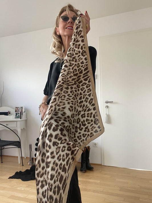 Schal „ Nicktuch CIO“ €29,90; super amgesagtes & stylisches Accessoire